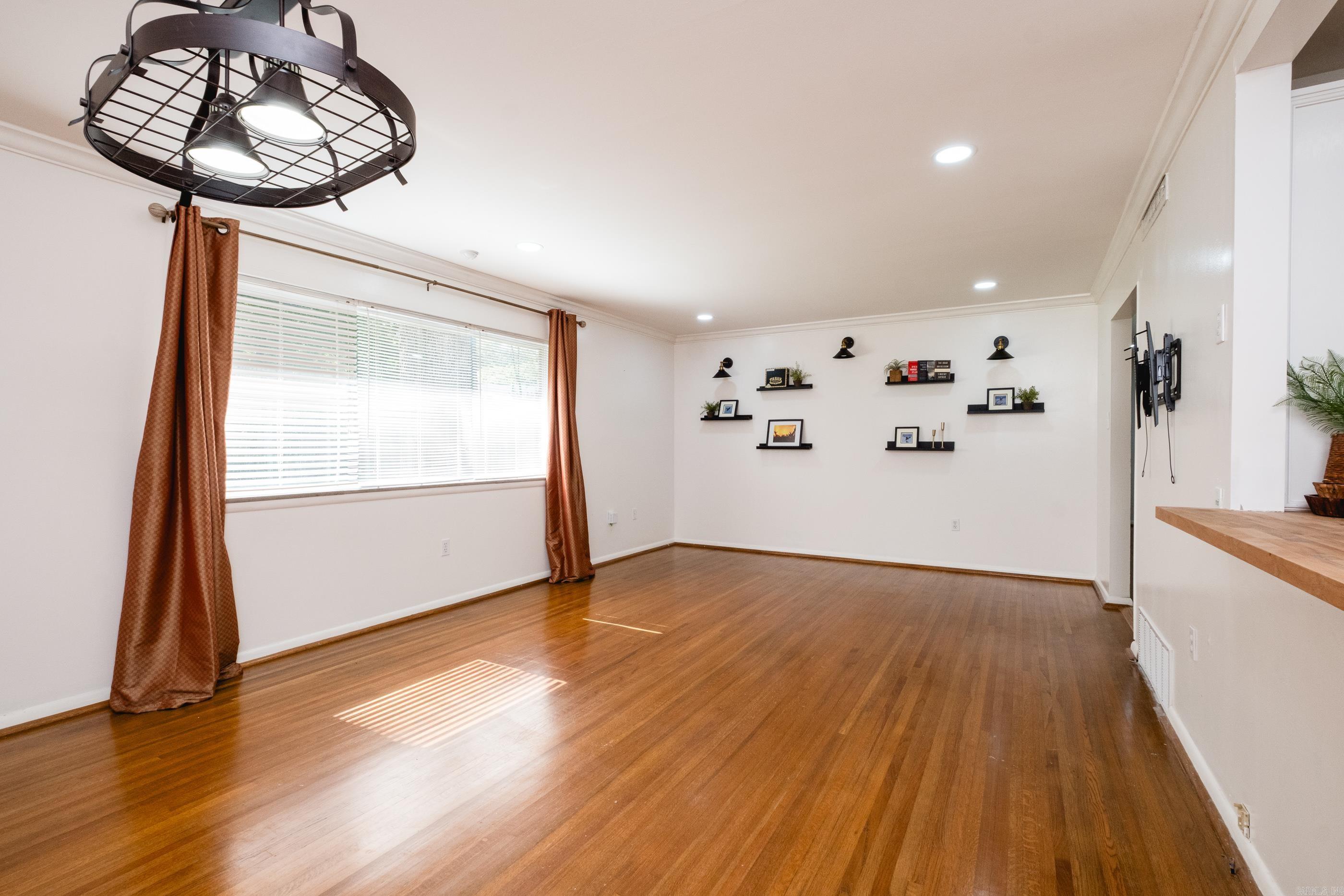 HALL PLAZA - Residential
