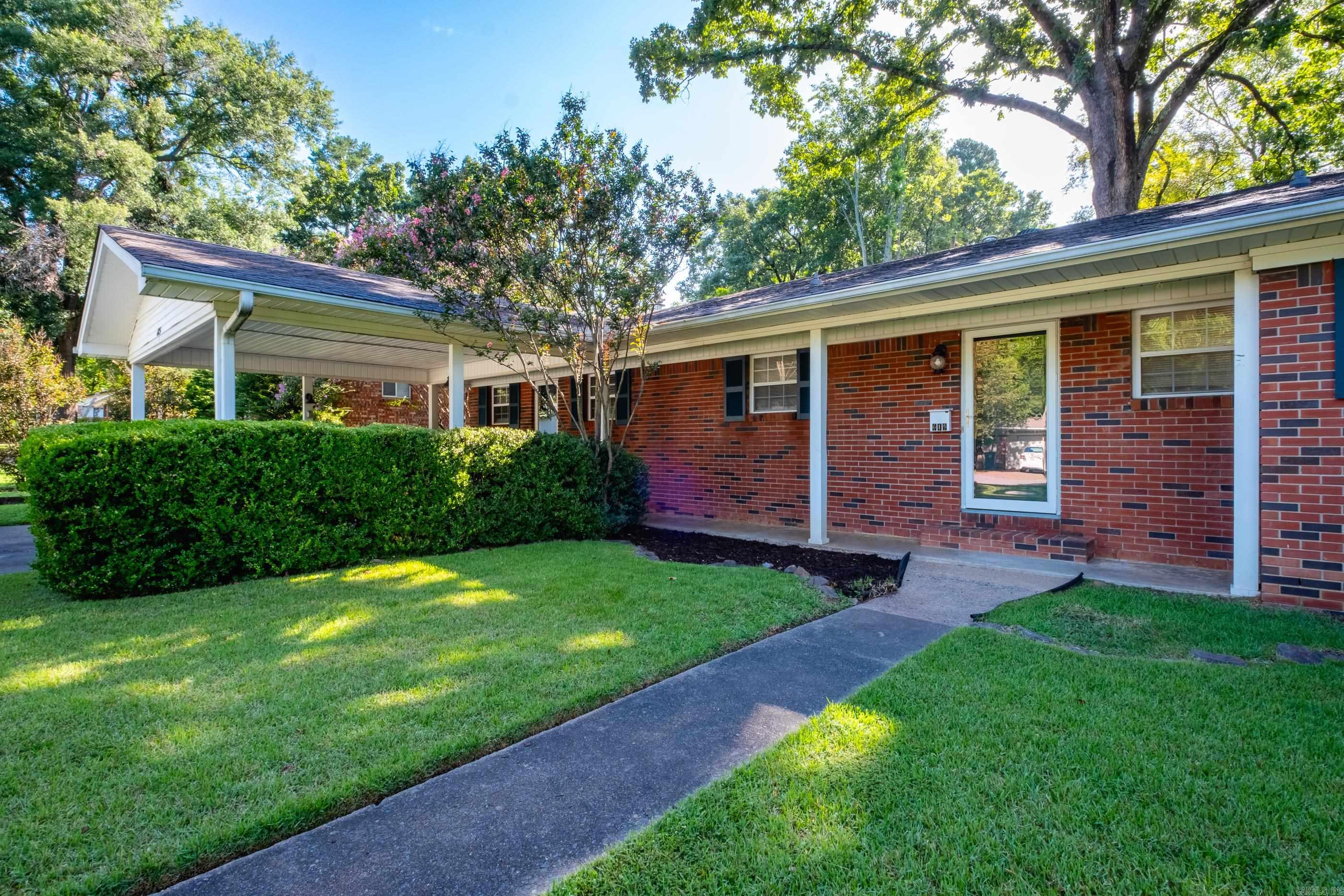 HALL PLAZA - Residential