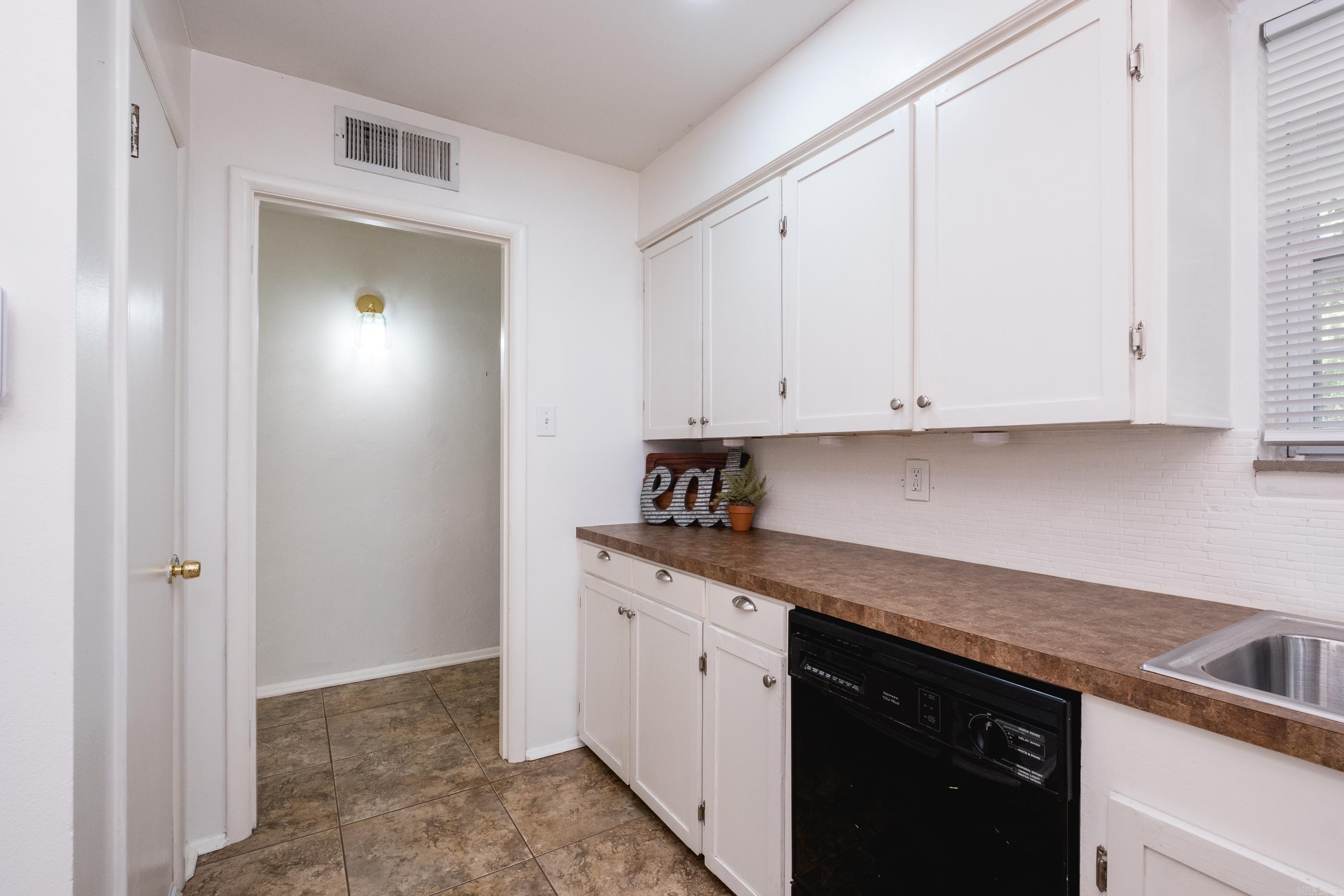 HALL PLAZA - Residential