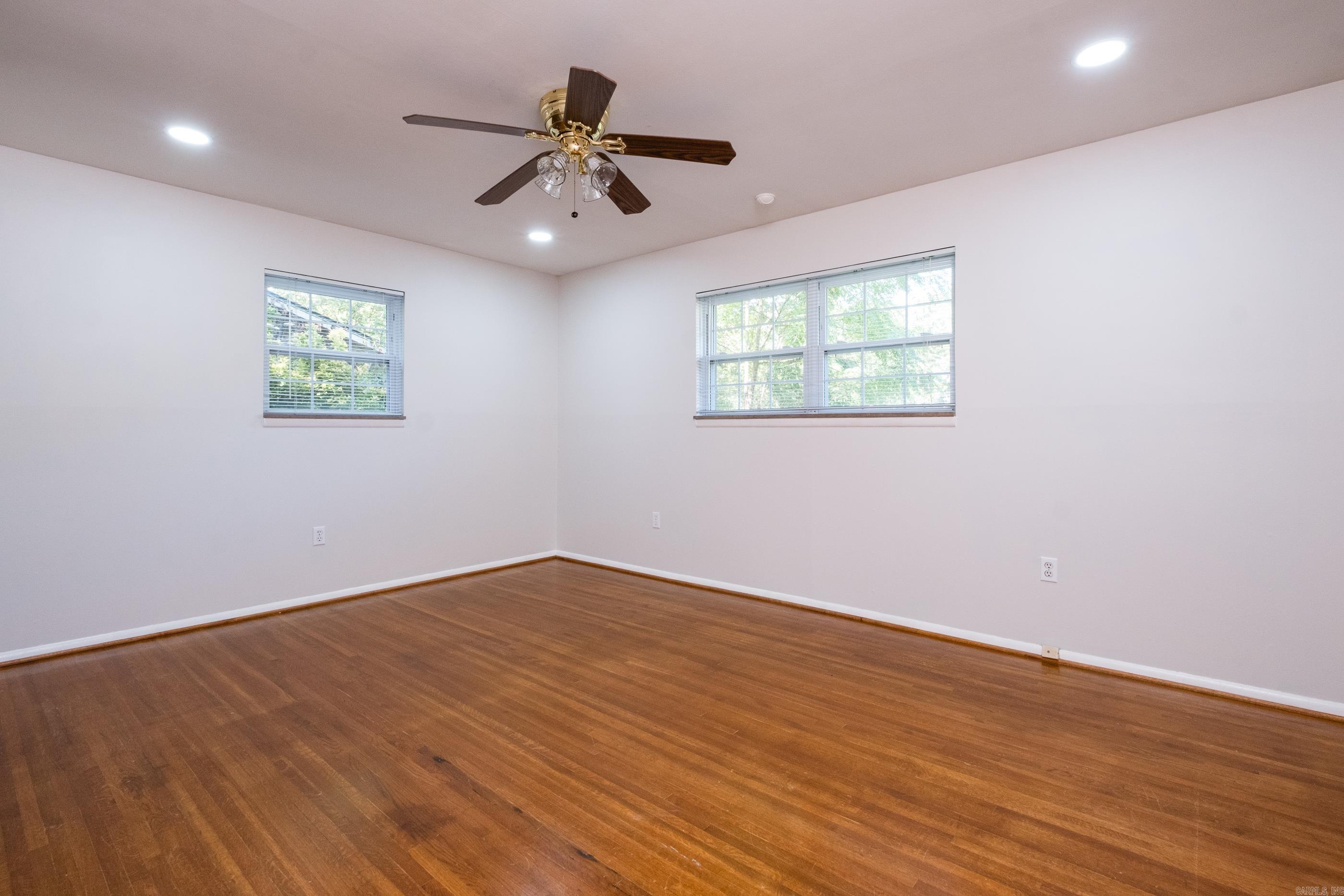 HALL PLAZA - Residential
