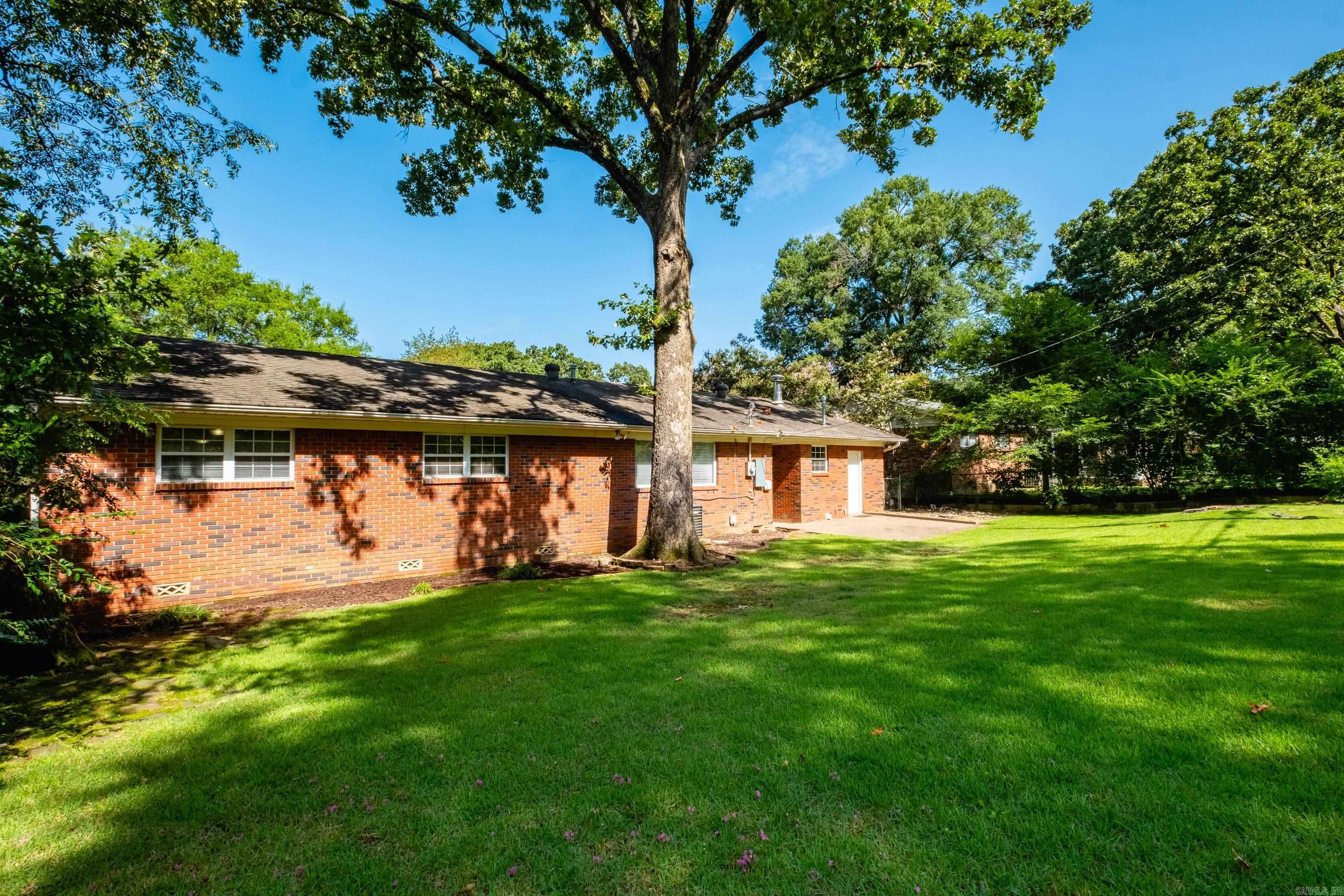 HALL PLAZA - Residential