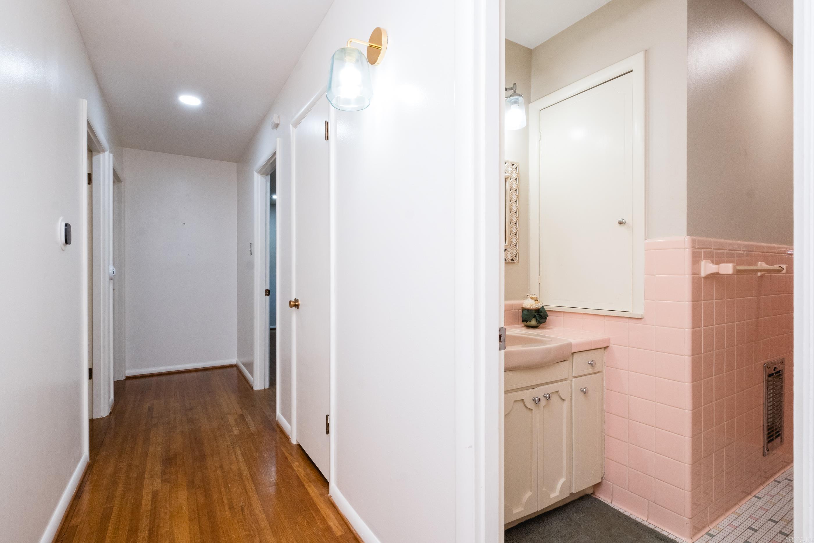 HALL PLAZA - Residential