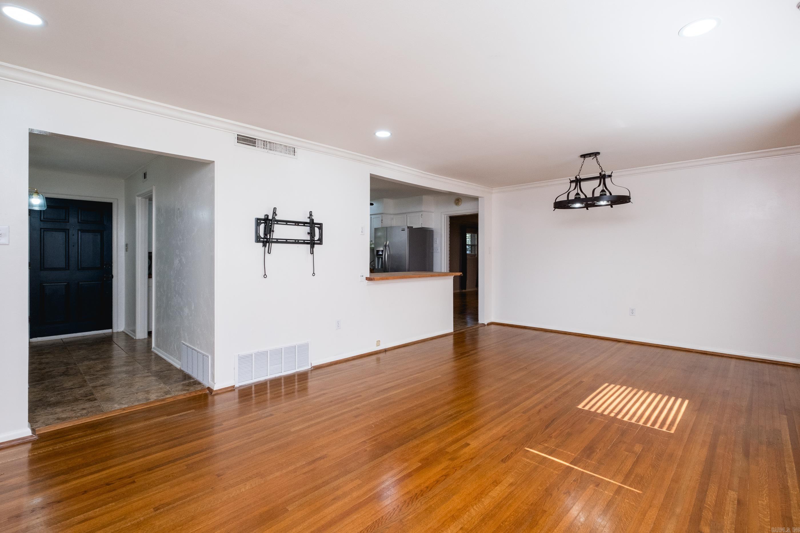 HALL PLAZA - Residential
