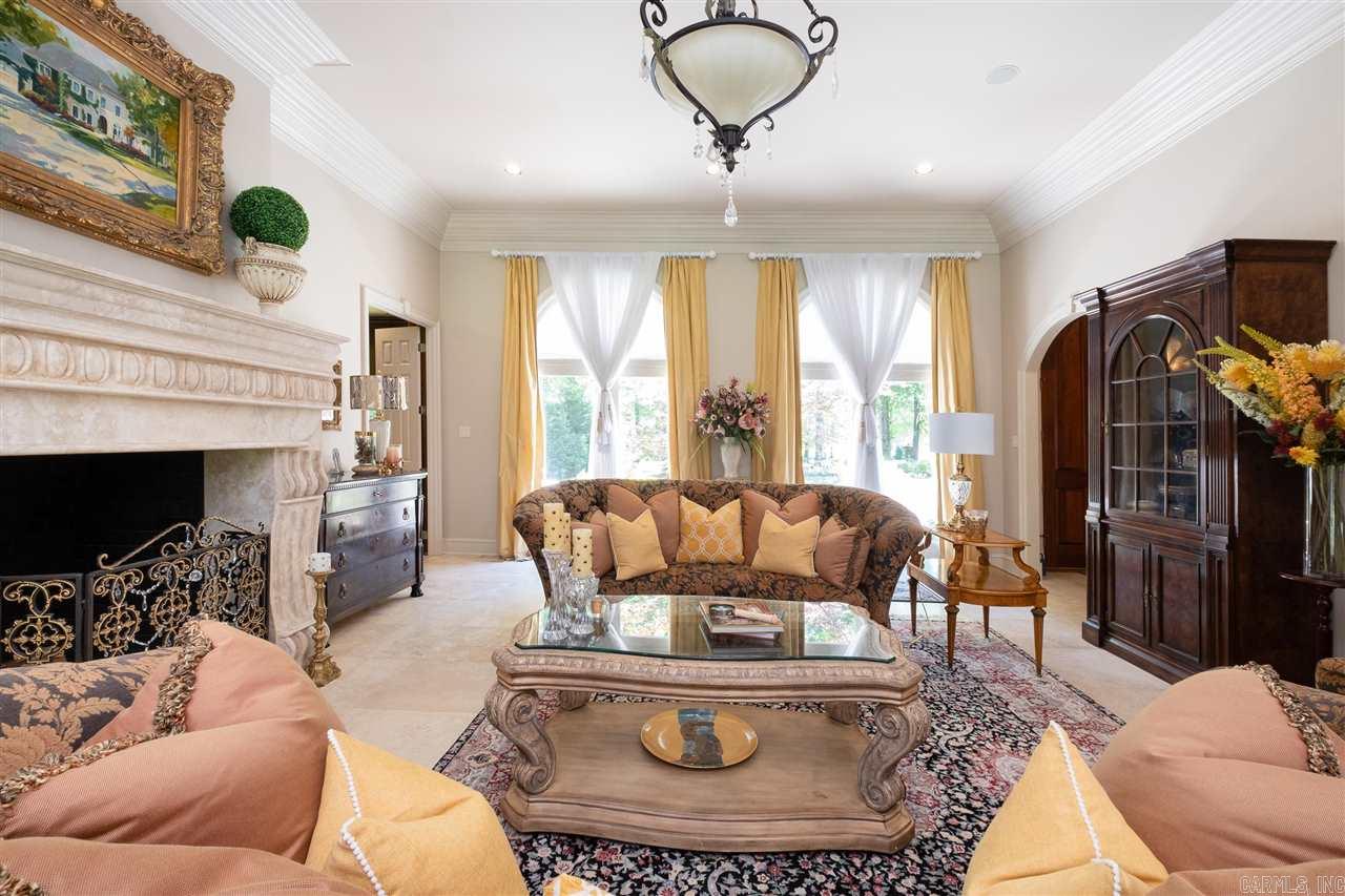 CHENAL DOWNS - Residential