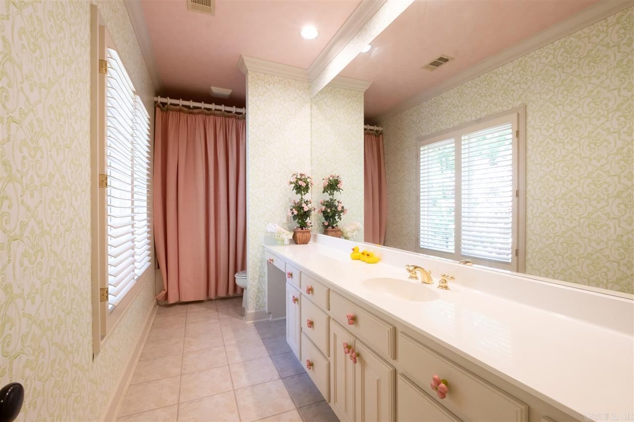 CHENAL DOWNS - Residential