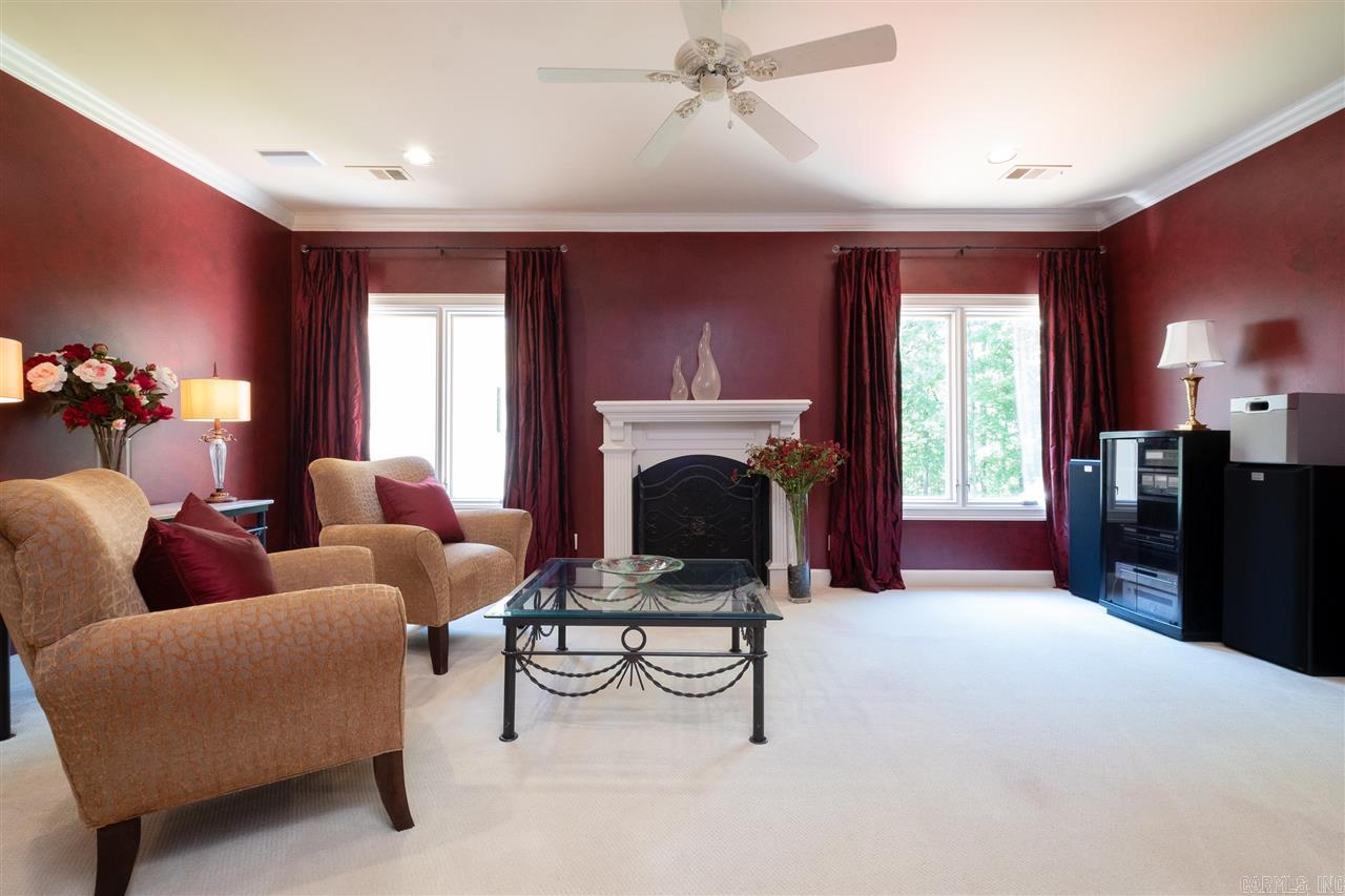 CHENAL DOWNS - Residential