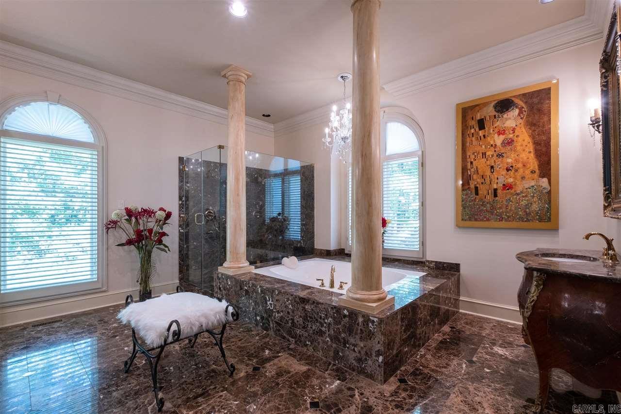 CHENAL DOWNS - Residential