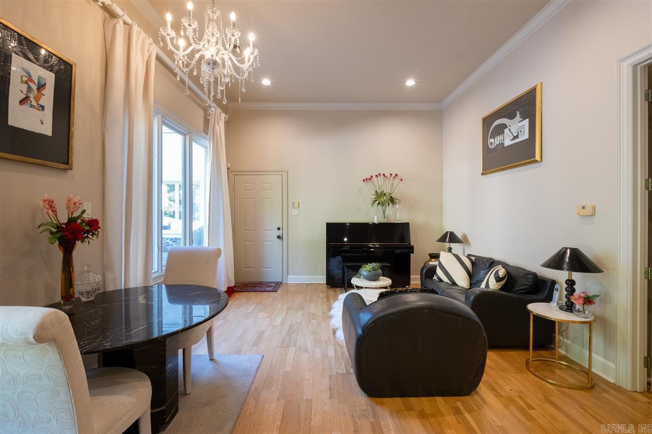 CHENAL DOWNS - Residential