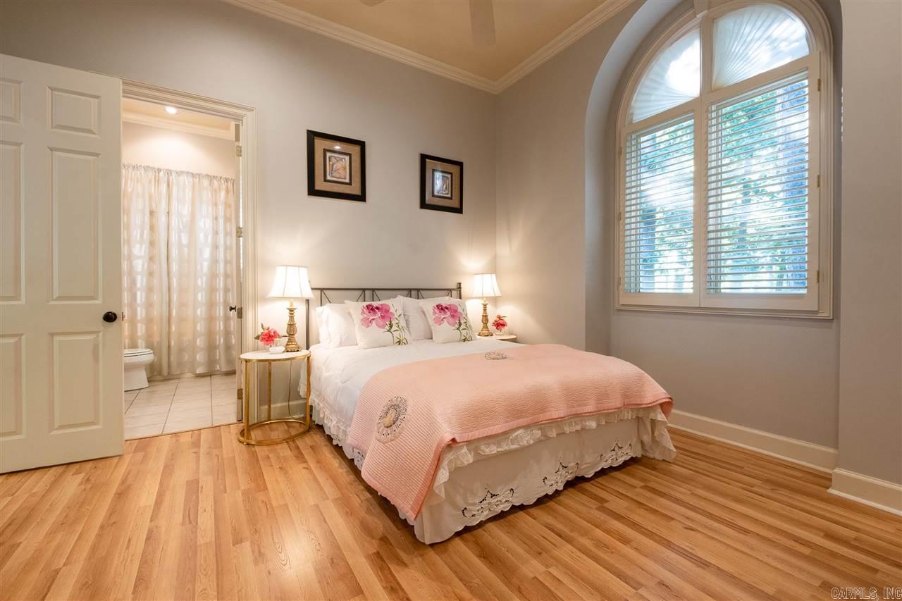 CHENAL DOWNS - Residential