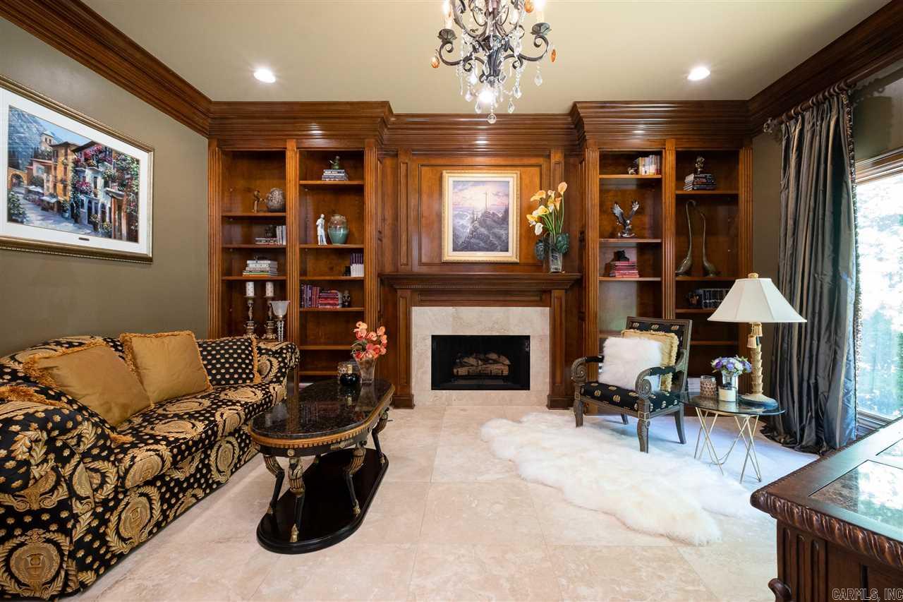 CHENAL DOWNS - Residential
