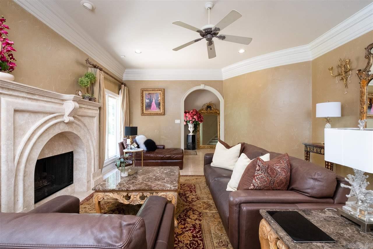 CHENAL DOWNS - Residential