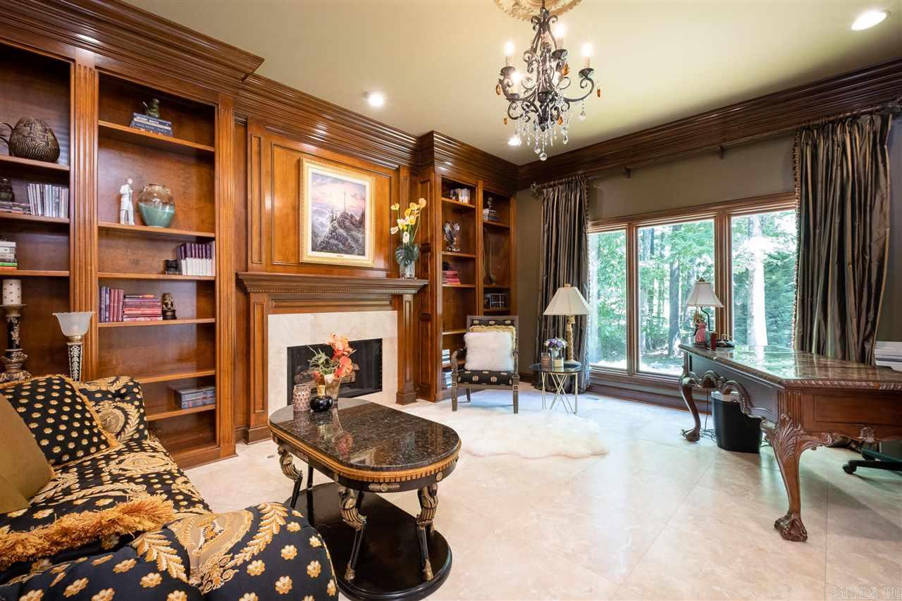 CHENAL DOWNS - Residential