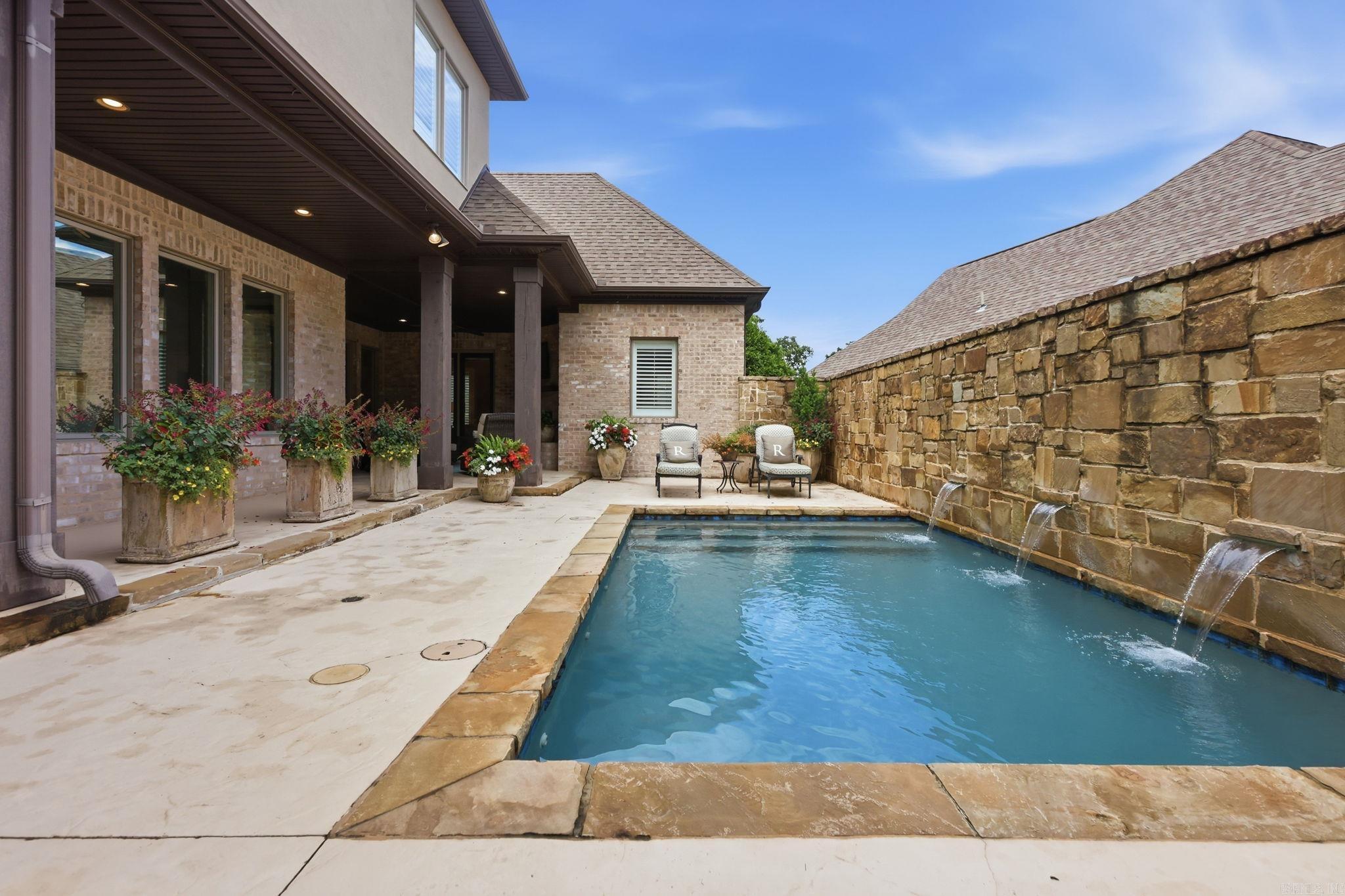 CHENAL VALLEY HALLEN COURT - Residential