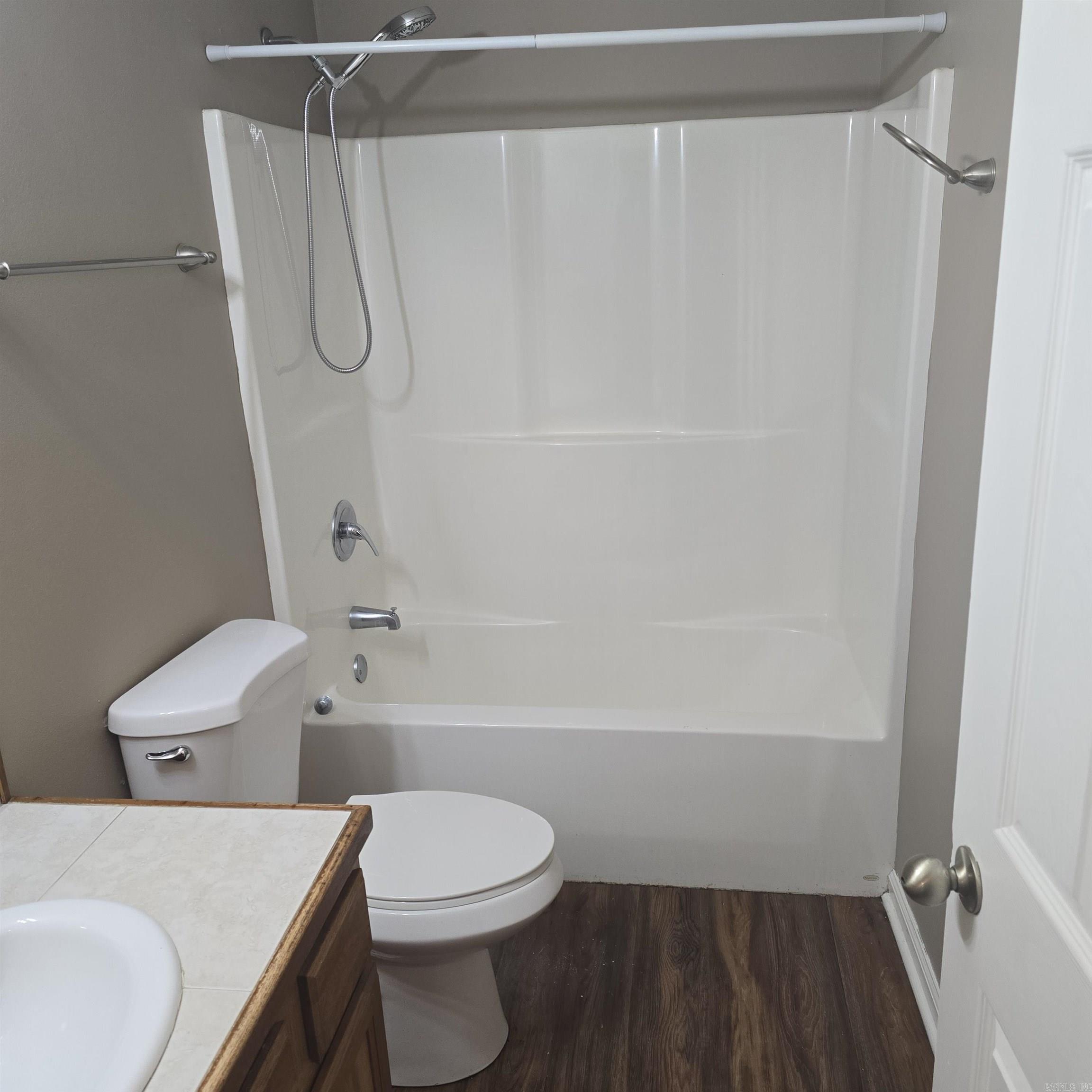 John Barrow 7L - Residential Lease