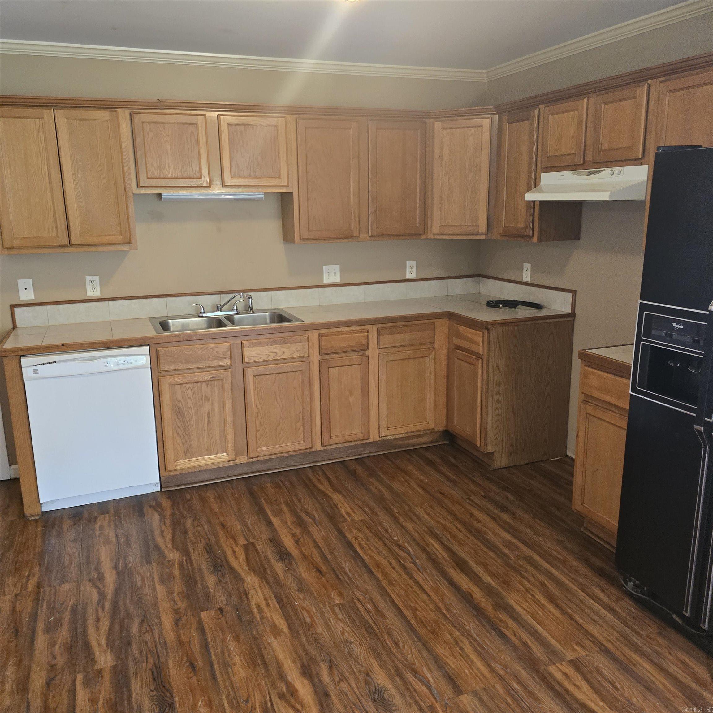 John Barrow 7L - Residential Lease