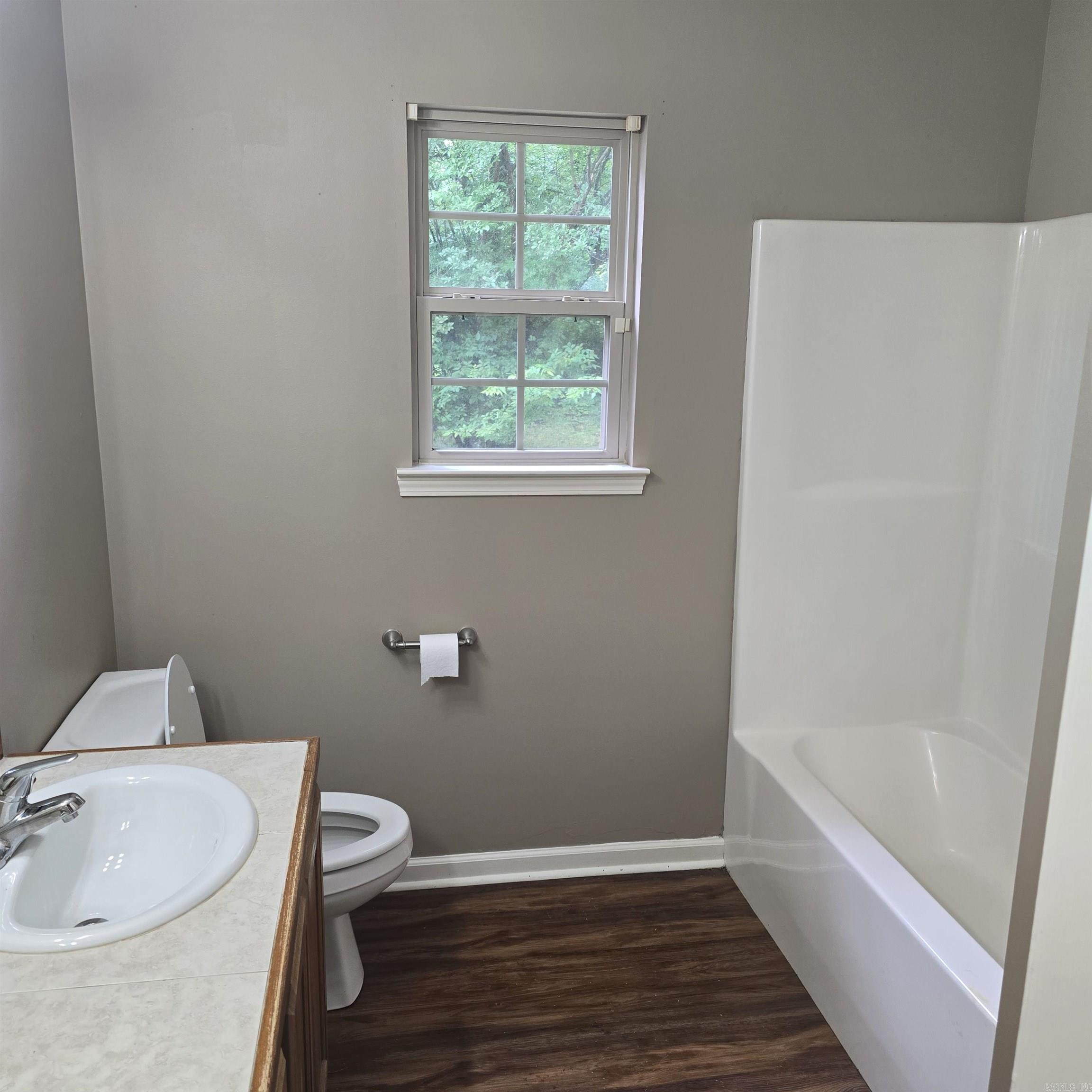 John Barrow 7L - Residential Lease