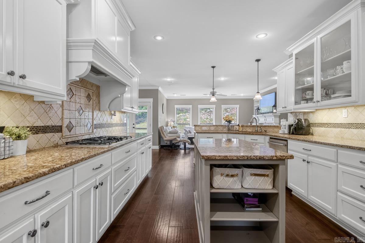 WOODLANDS EDGE - Residential
