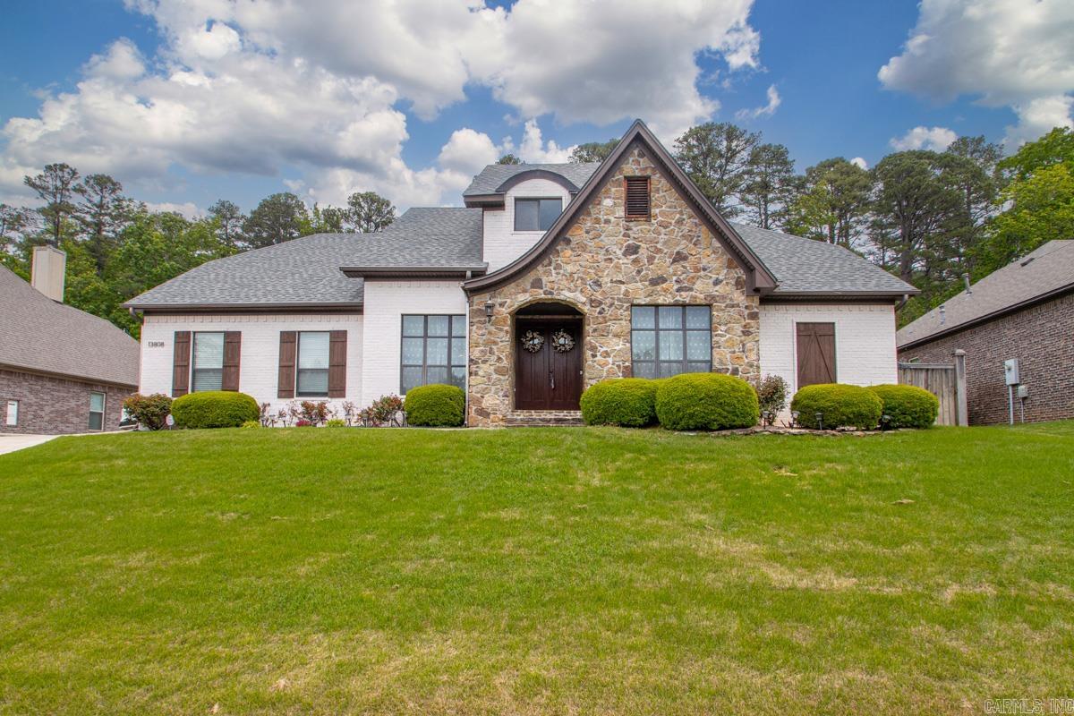 Located in the loved Woodlands Edge. Highly functional split floor plan. Hardwood floors with vaulted office and formal dining. Open kitchen with granite island. Hearth room with marble fireplace. Large master with jetted tub, walk in shower, walk in closet(=storm room). Laundry wet bar. Bonus room up. Covered patio, fully fenced backyard. Greenspace in back. Convenient location to dining, shopping, grocery and hospital. Hurry to see before it is gone. Please see agent’s remarks.
