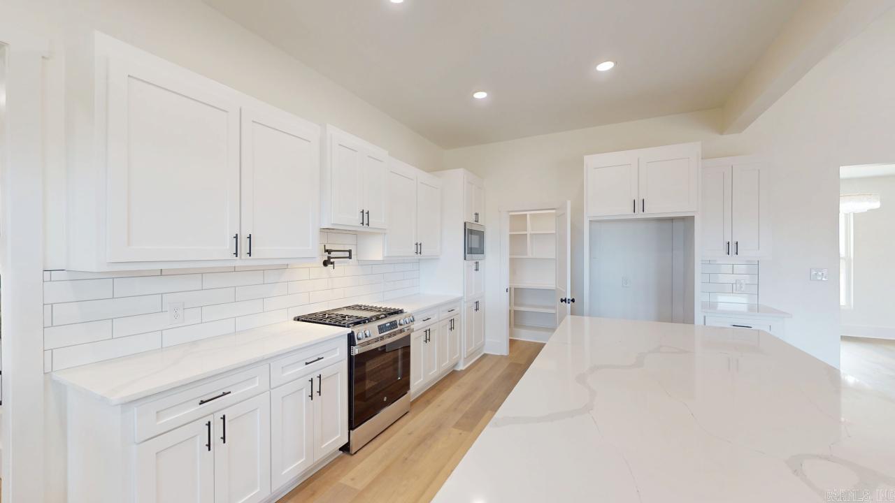 Seven Point Lake - Residential