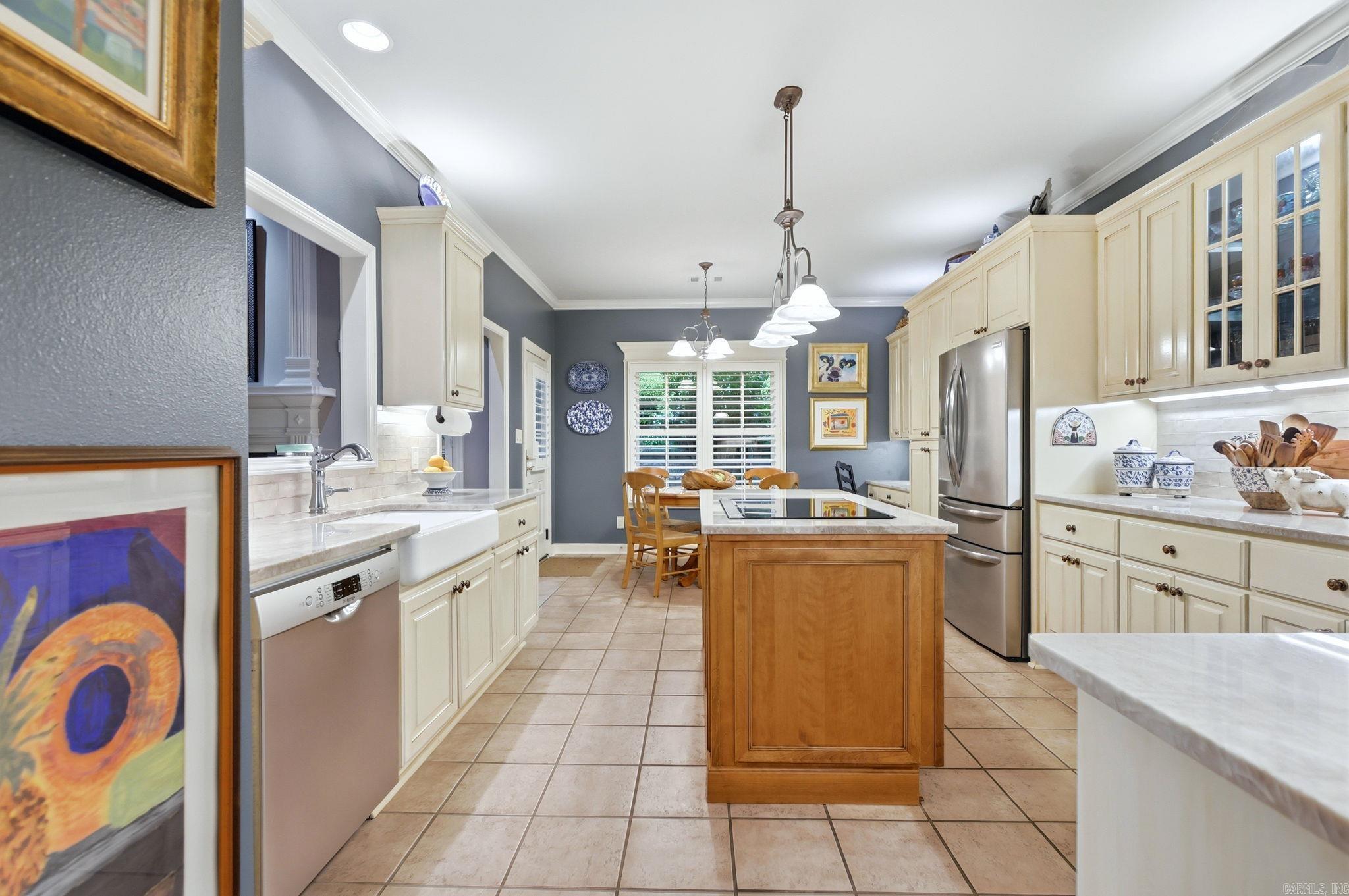 CARRIAGE CREEK - Residential
