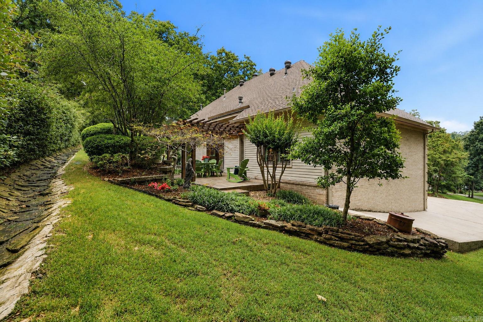 CARRIAGE CREEK - Residential