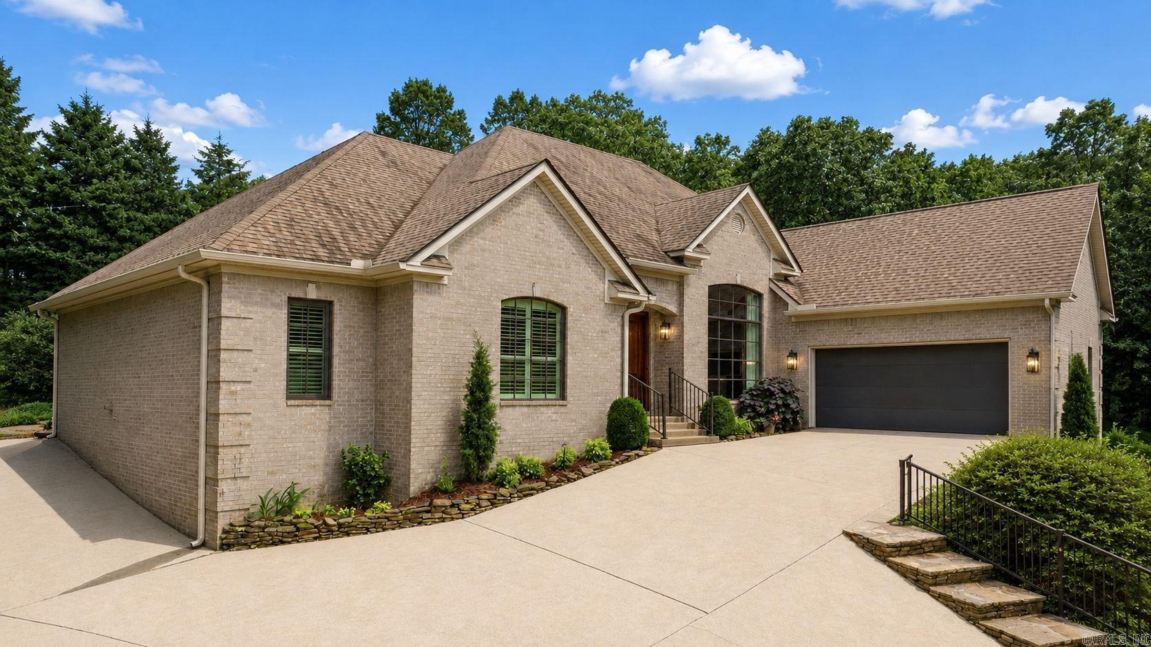 CARRIAGE CREEK - Residential