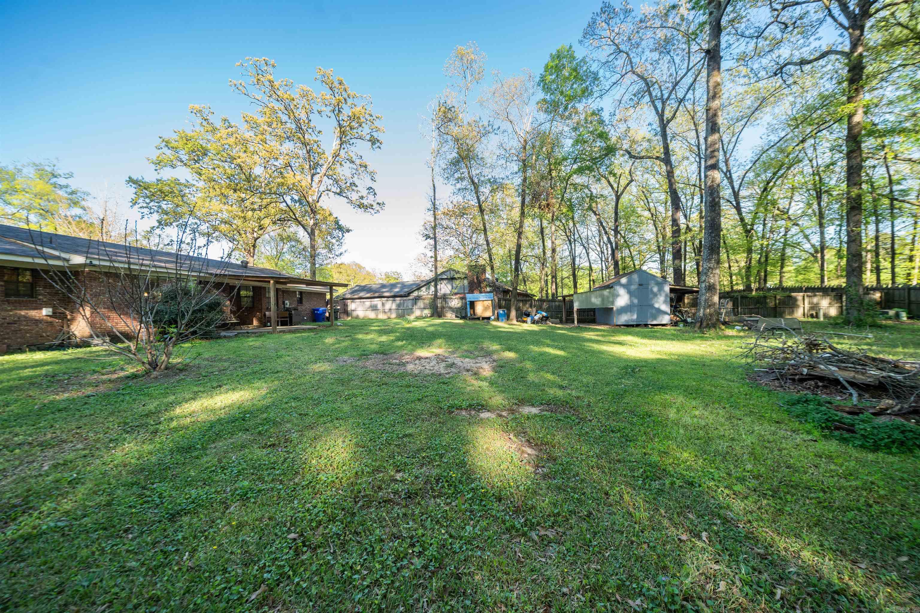 COUNTRY CLUB TERRACE - Residential