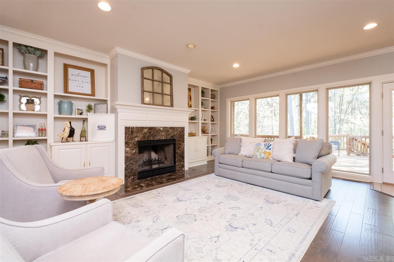 CHENAL VALLEY DUQUESNE COMMUNITY - Residential