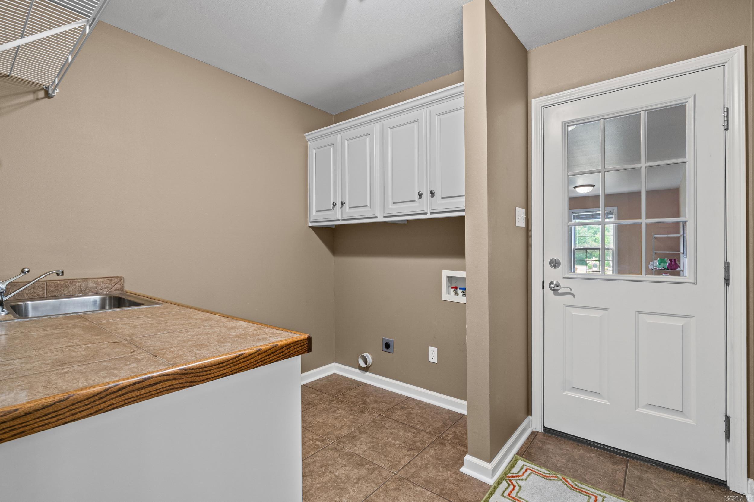 CORNERSTONE EST - Residential