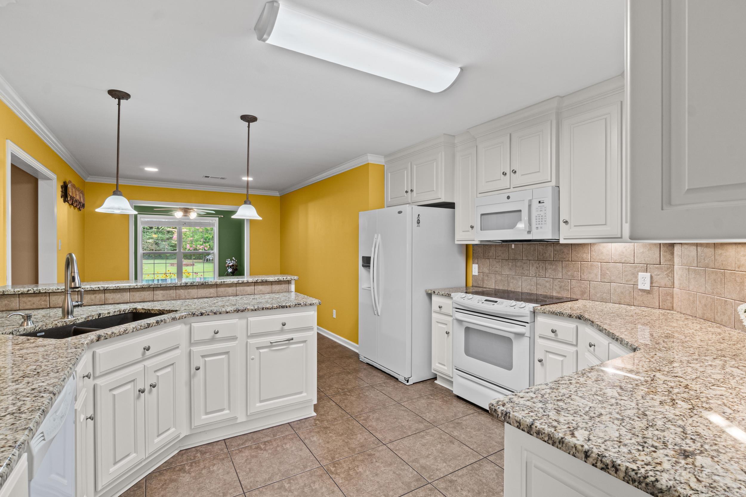 CORNERSTONE EST - Residential