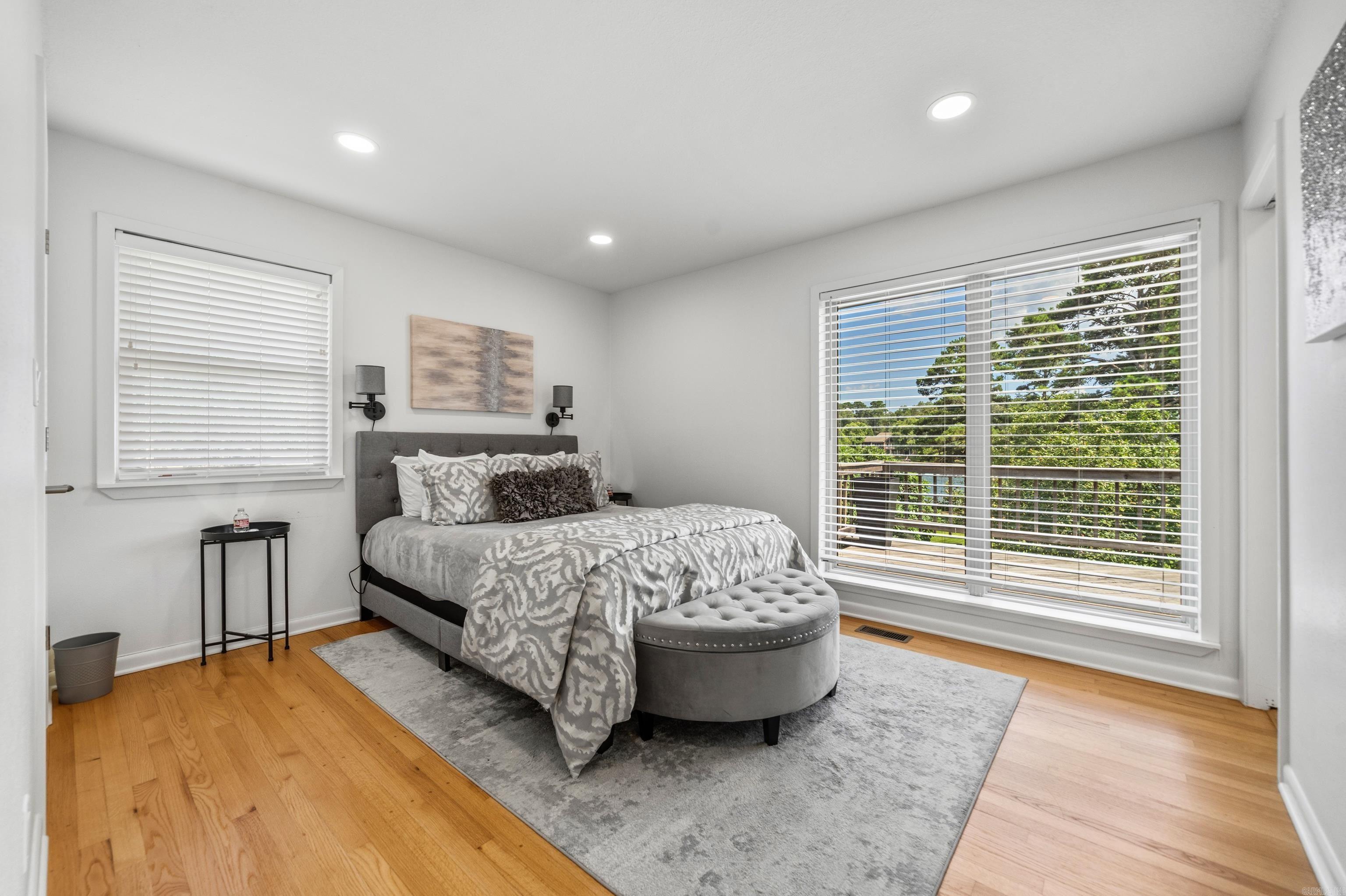 CLEVELAND SHORES - Residential