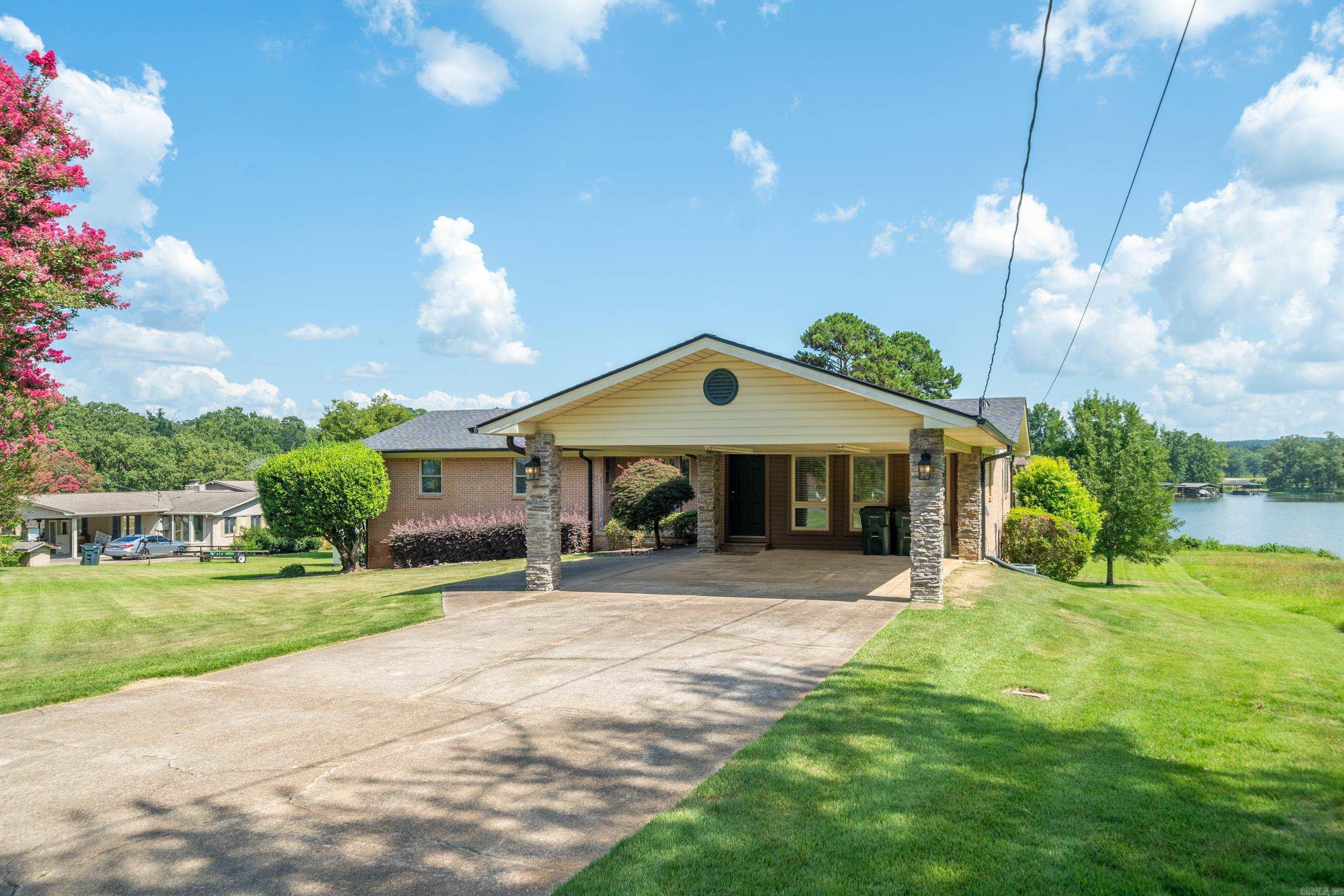 CLEVELAND SHORES - Residential
