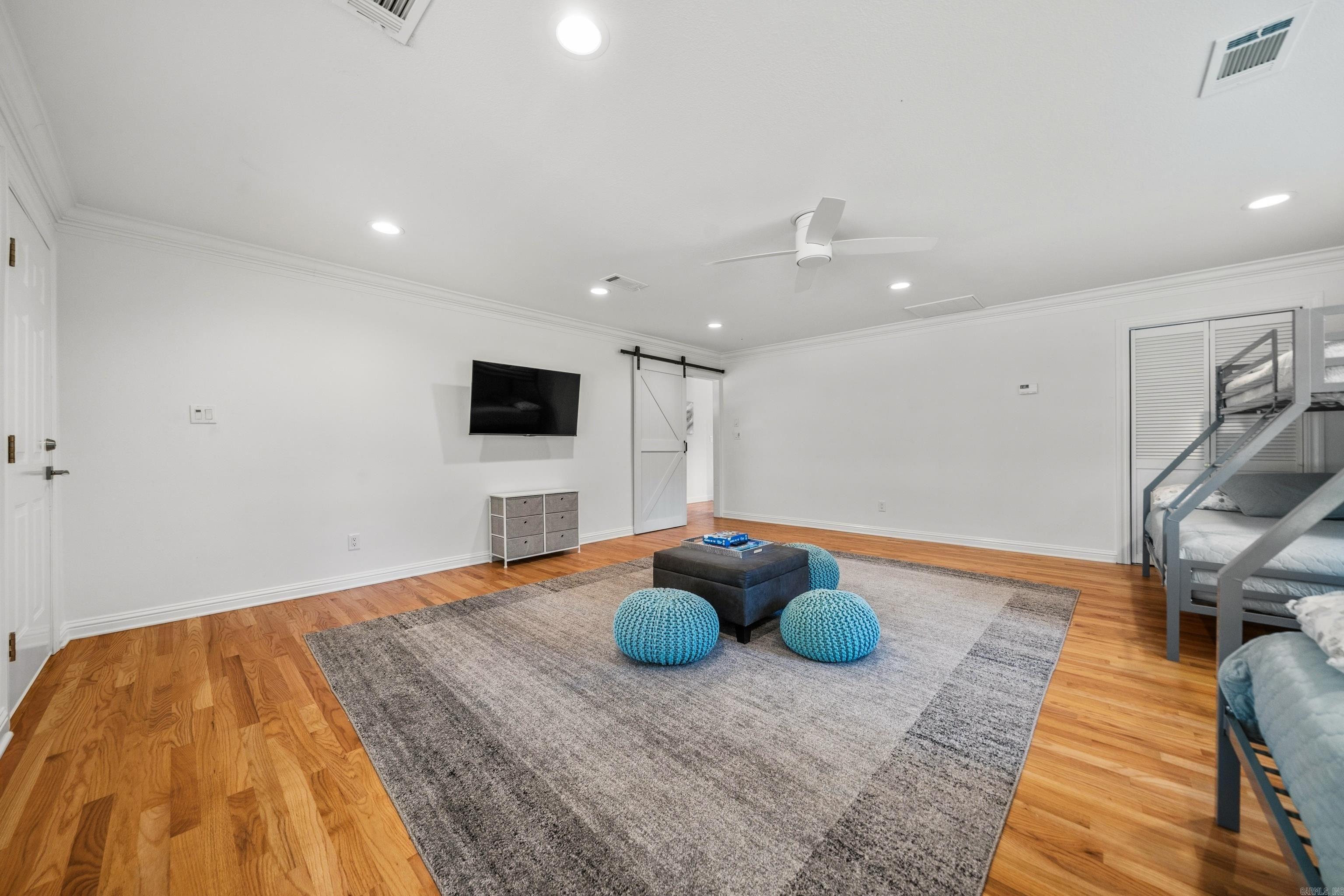 CLEVELAND SHORES - Residential