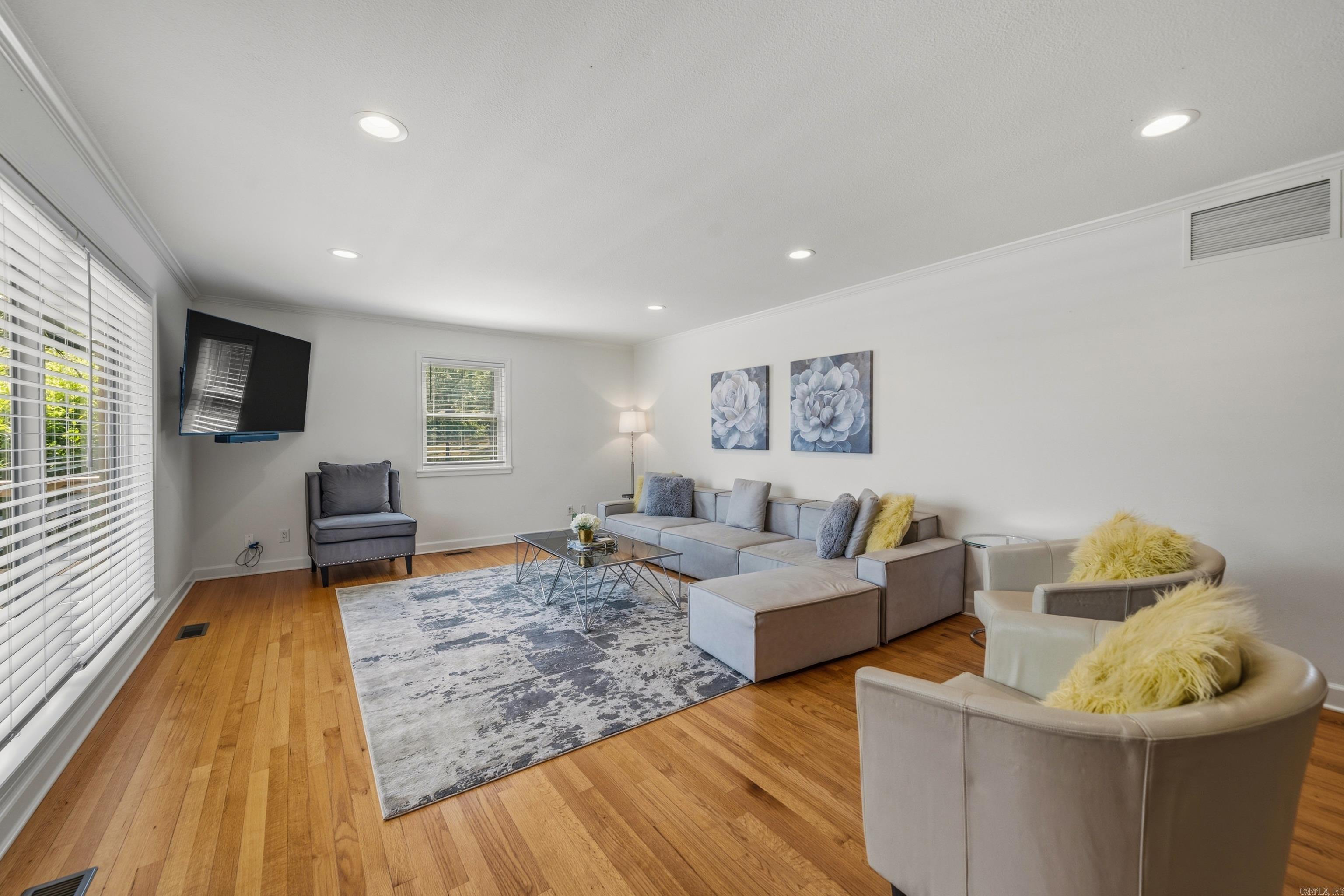 CLEVELAND SHORES - Residential