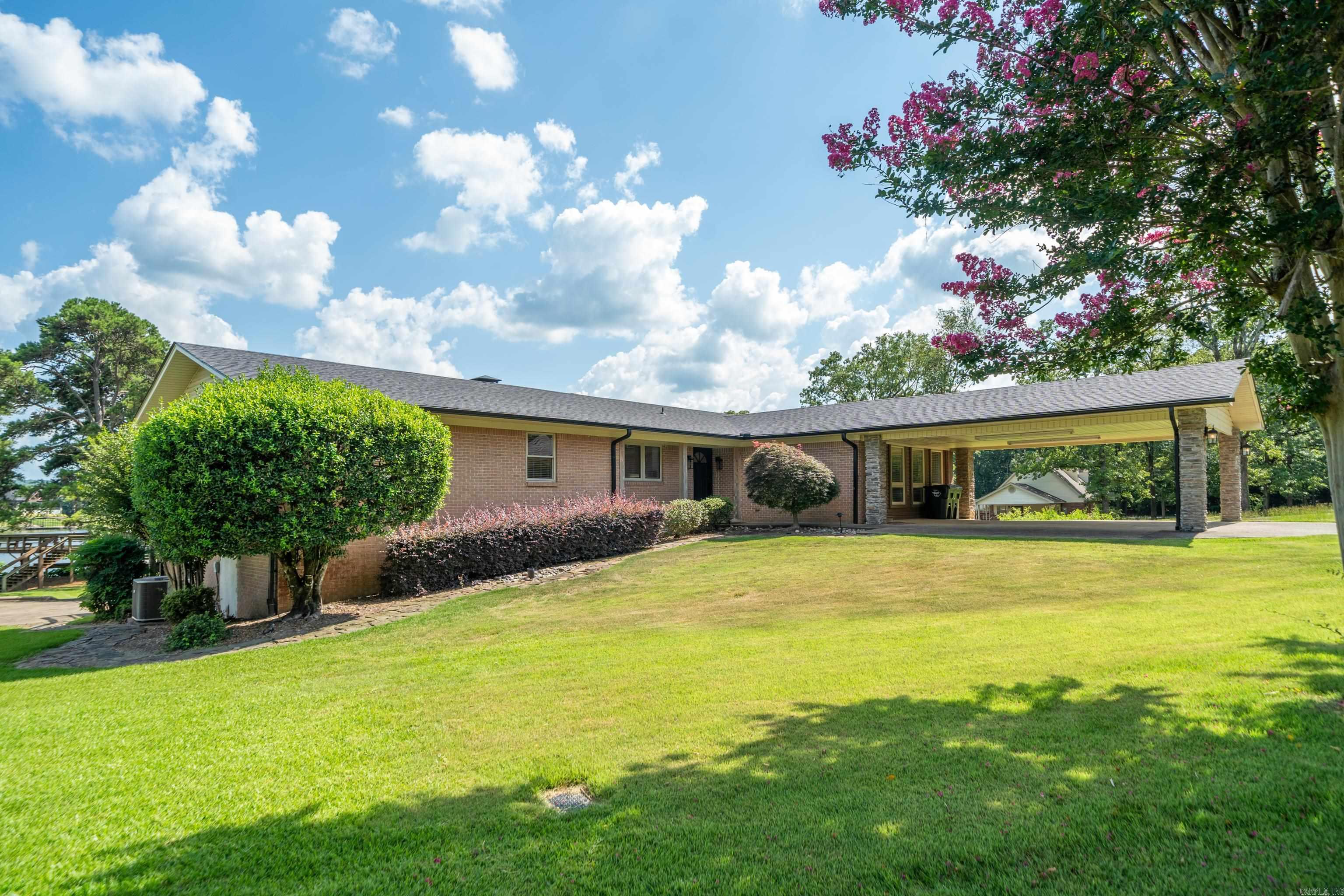CLEVELAND SHORES - Residential