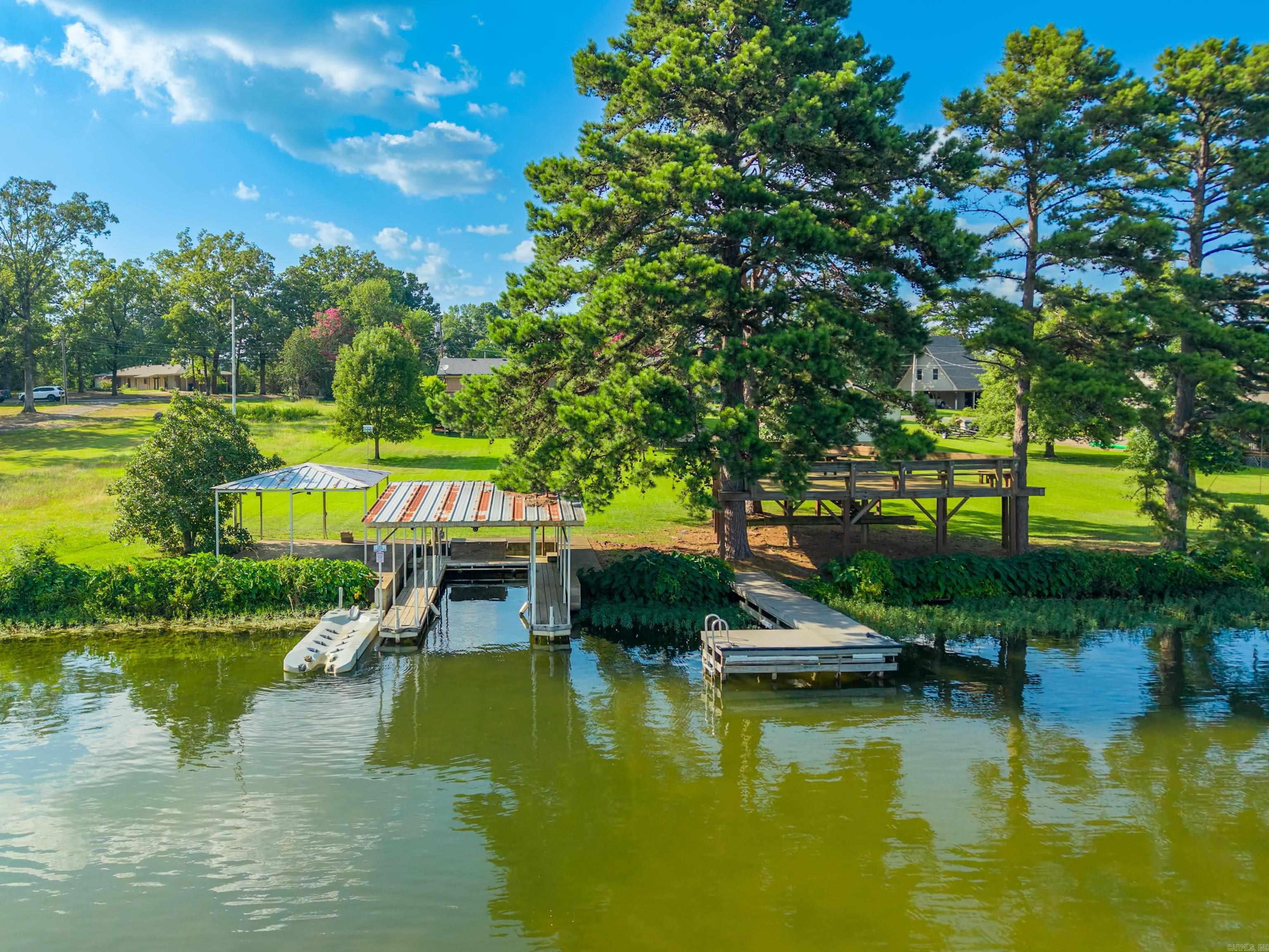 CLEVELAND SHORES - Residential