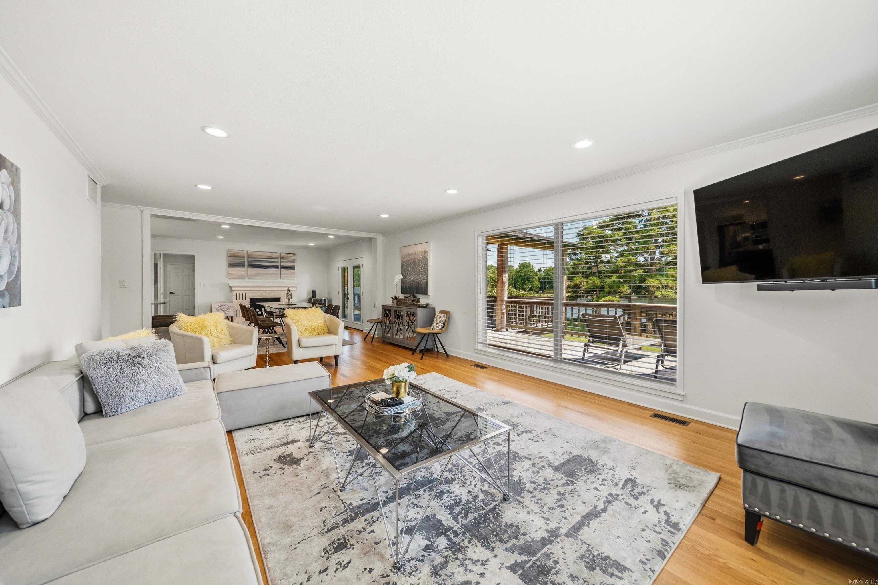 CLEVELAND SHORES - Residential