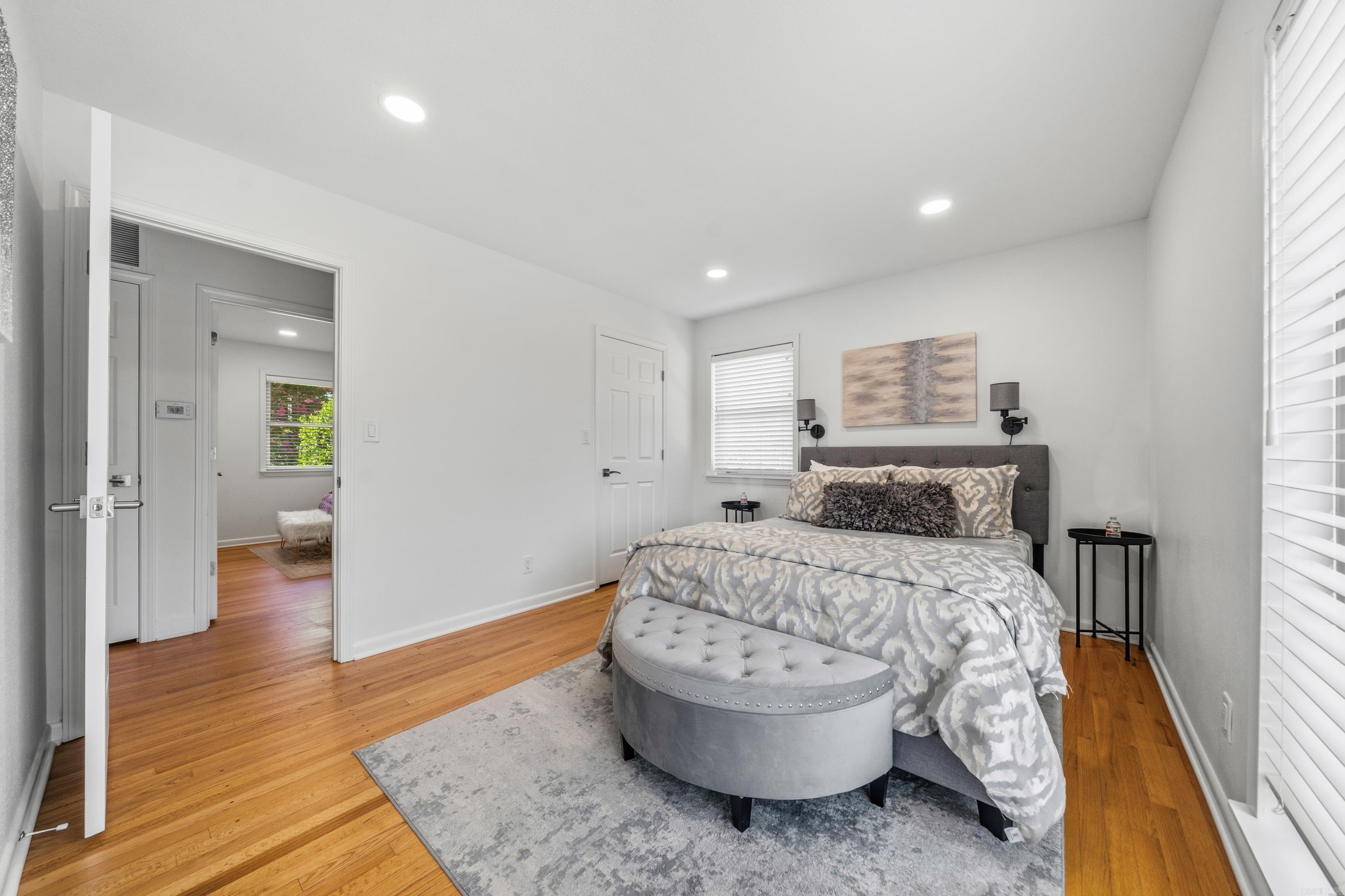 CLEVELAND SHORES - Residential
