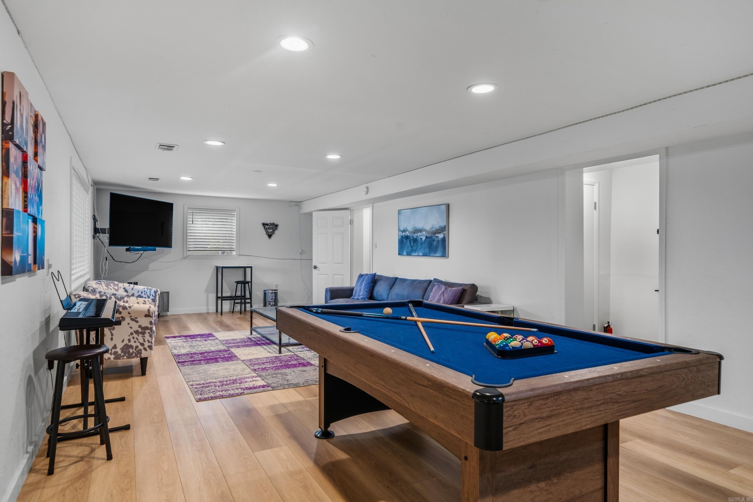 CLEVELAND SHORES - Residential