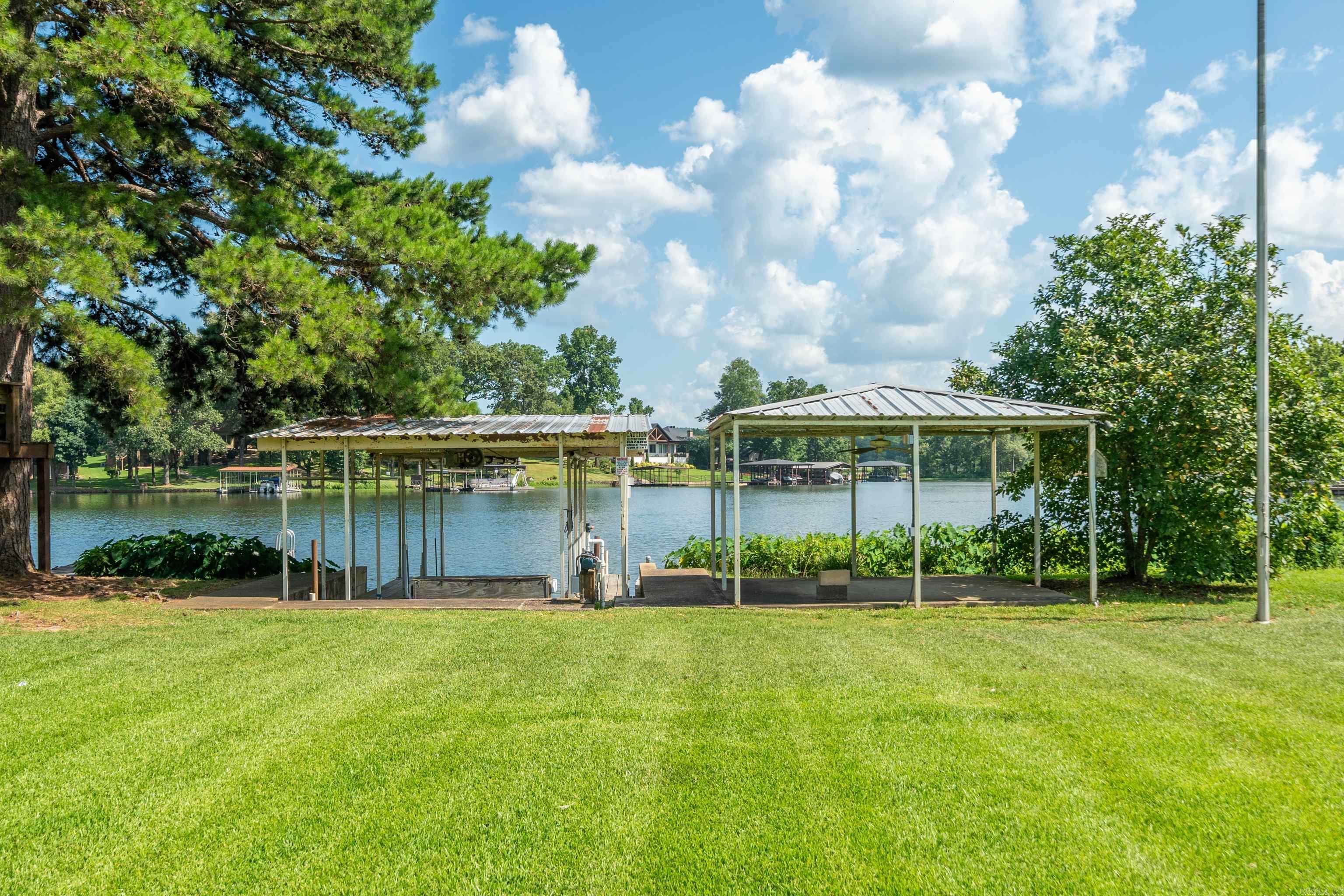CLEVELAND SHORES - Residential