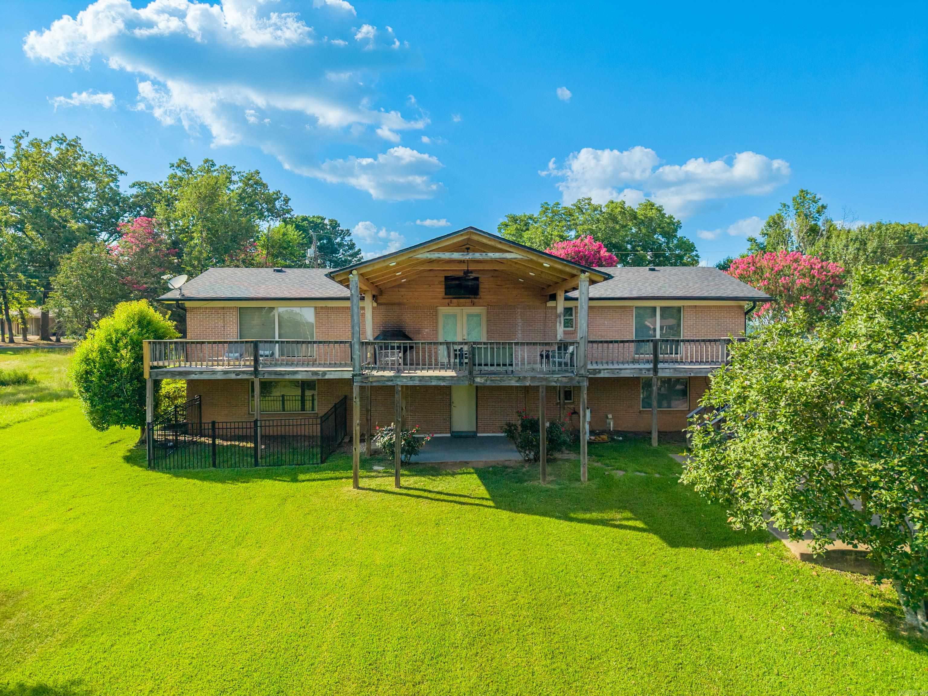 CLEVELAND SHORES - Residential