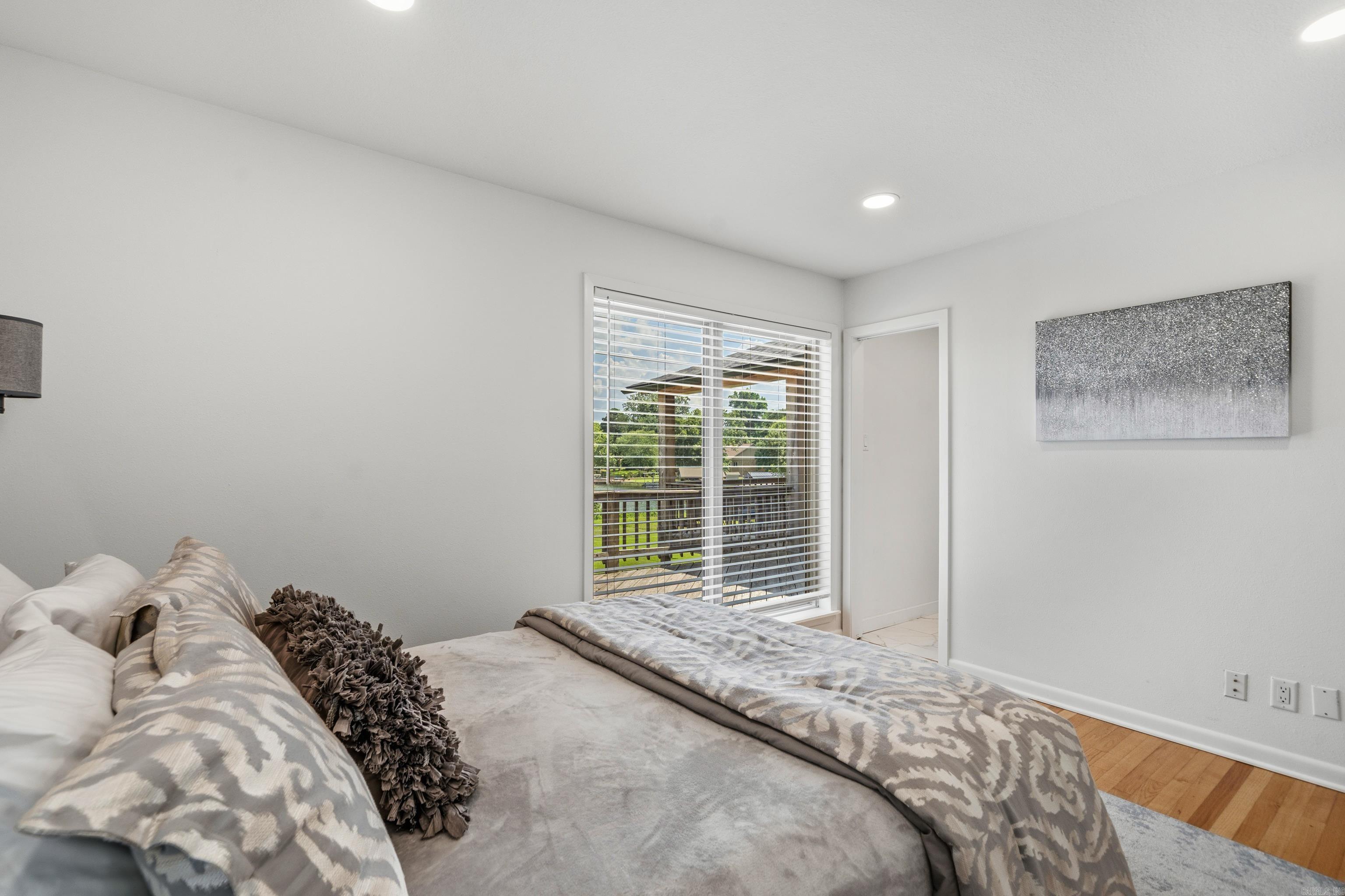 CLEVELAND SHORES - Residential