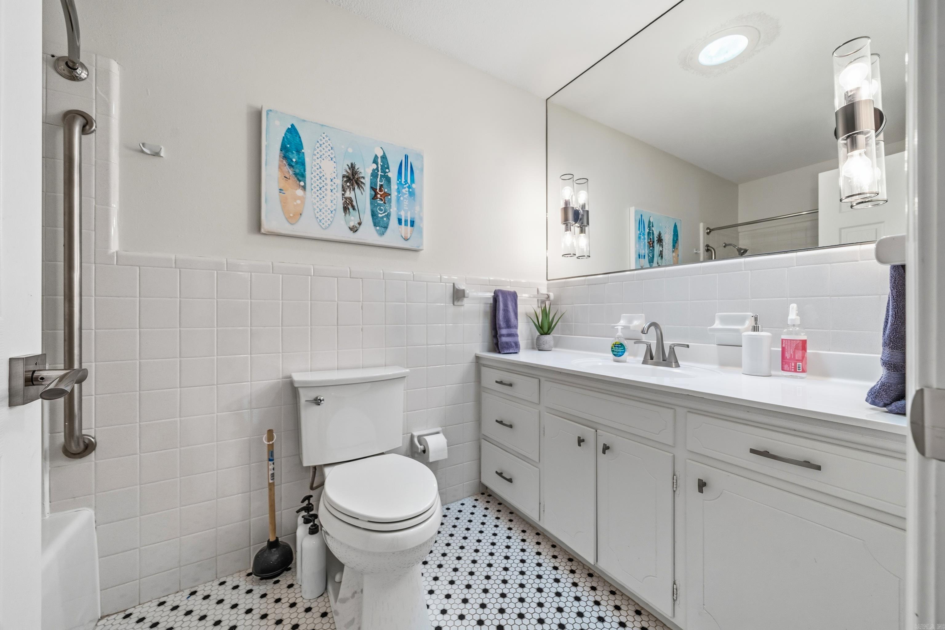 CLEVELAND SHORES - Residential