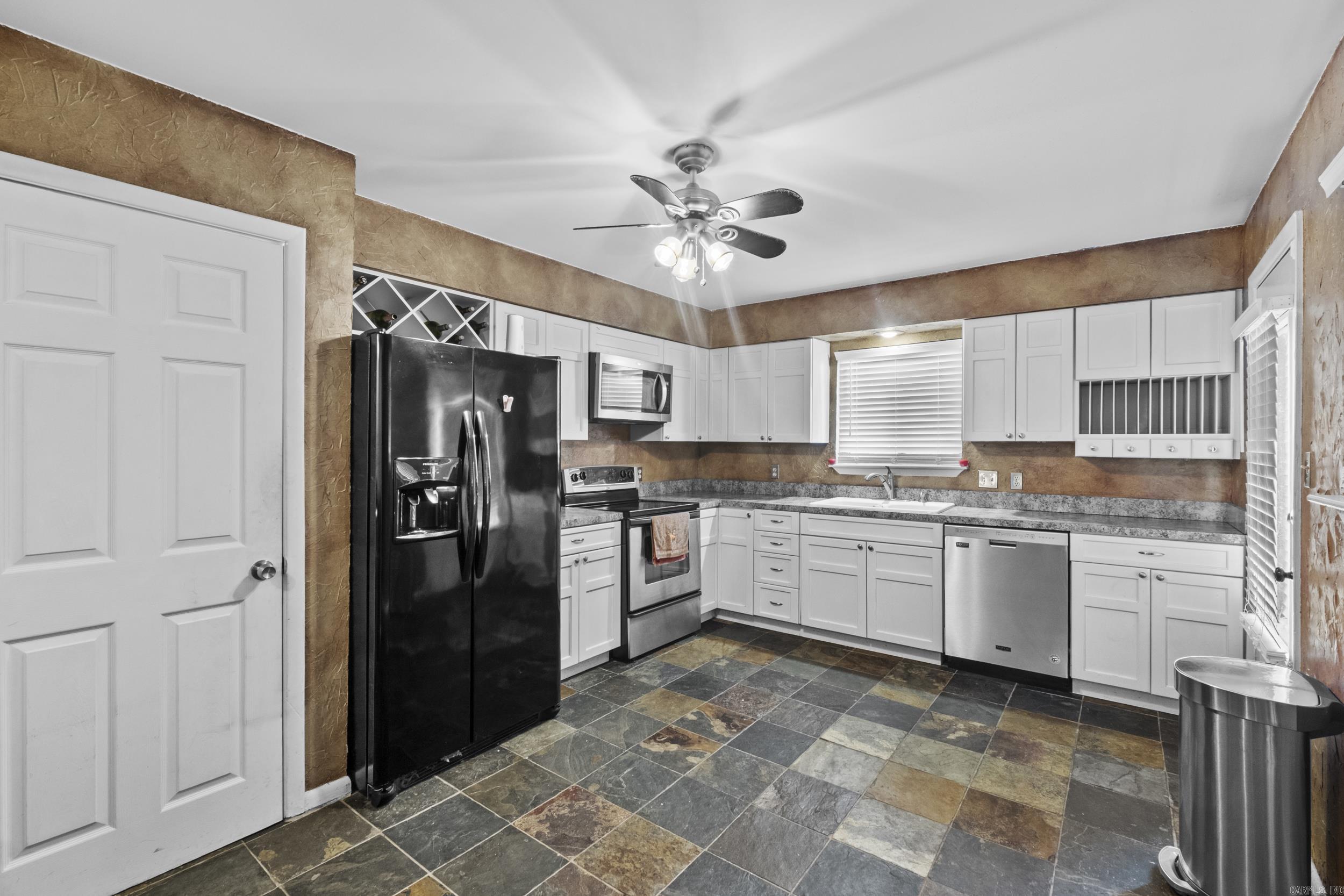 TAMARACK PINES APTS - Residential