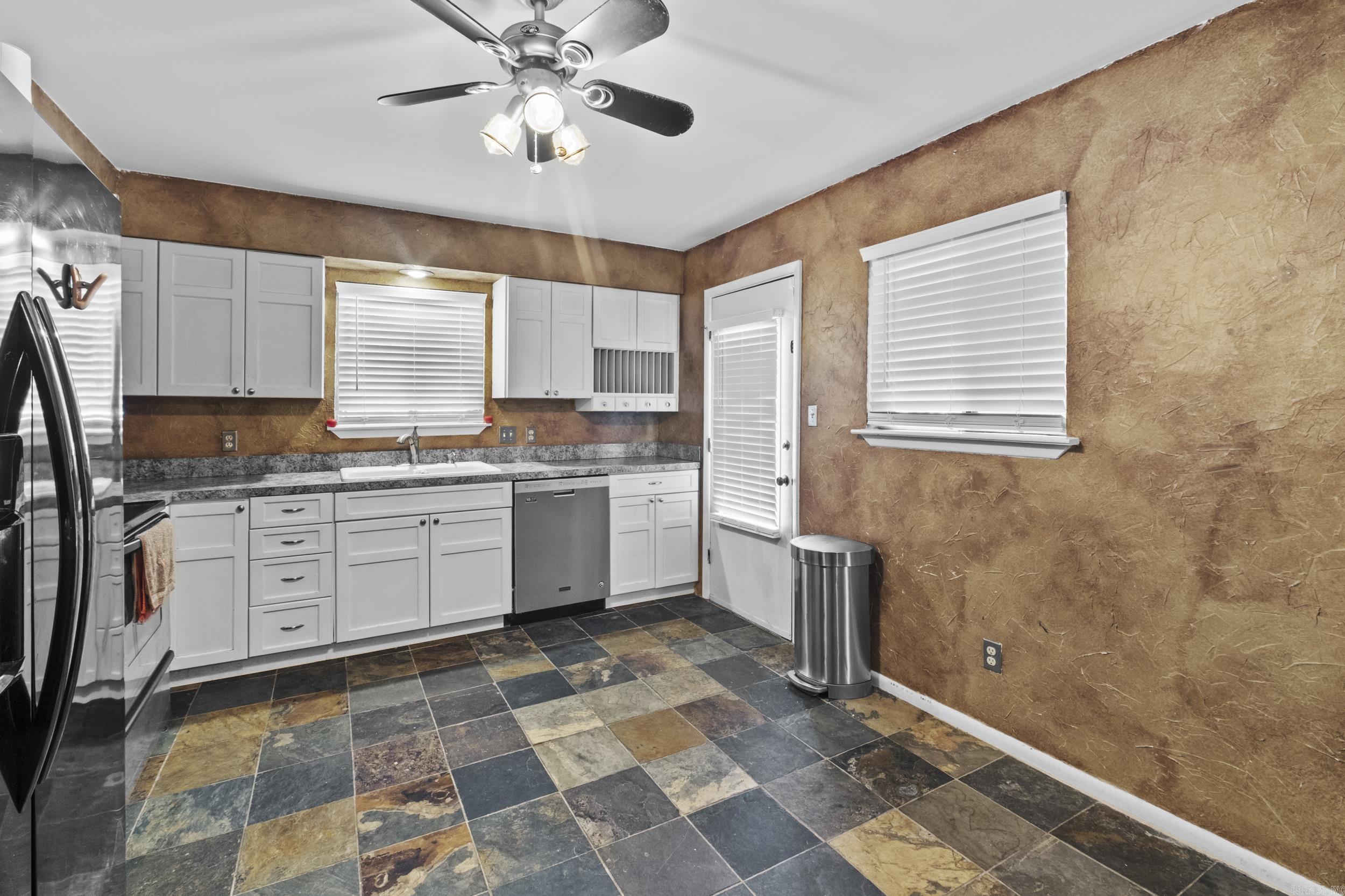 TAMARACK PINES APTS - Residential
