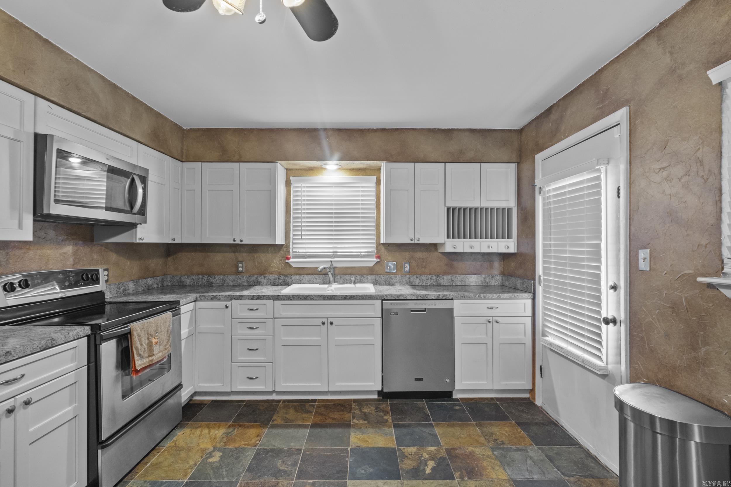 TAMARACK PINES APTS - Residential