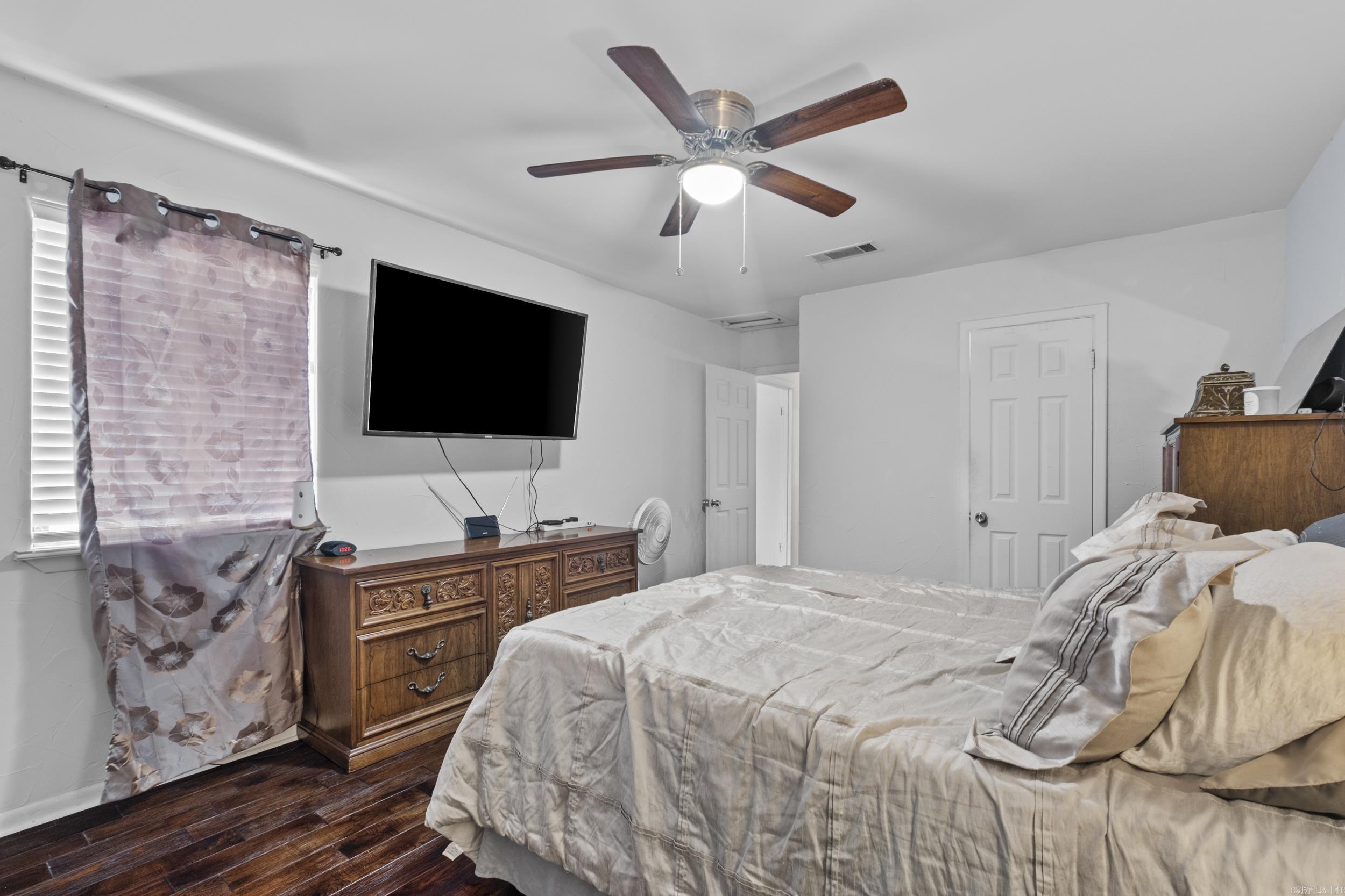 TAMARACK PINES APTS - Residential