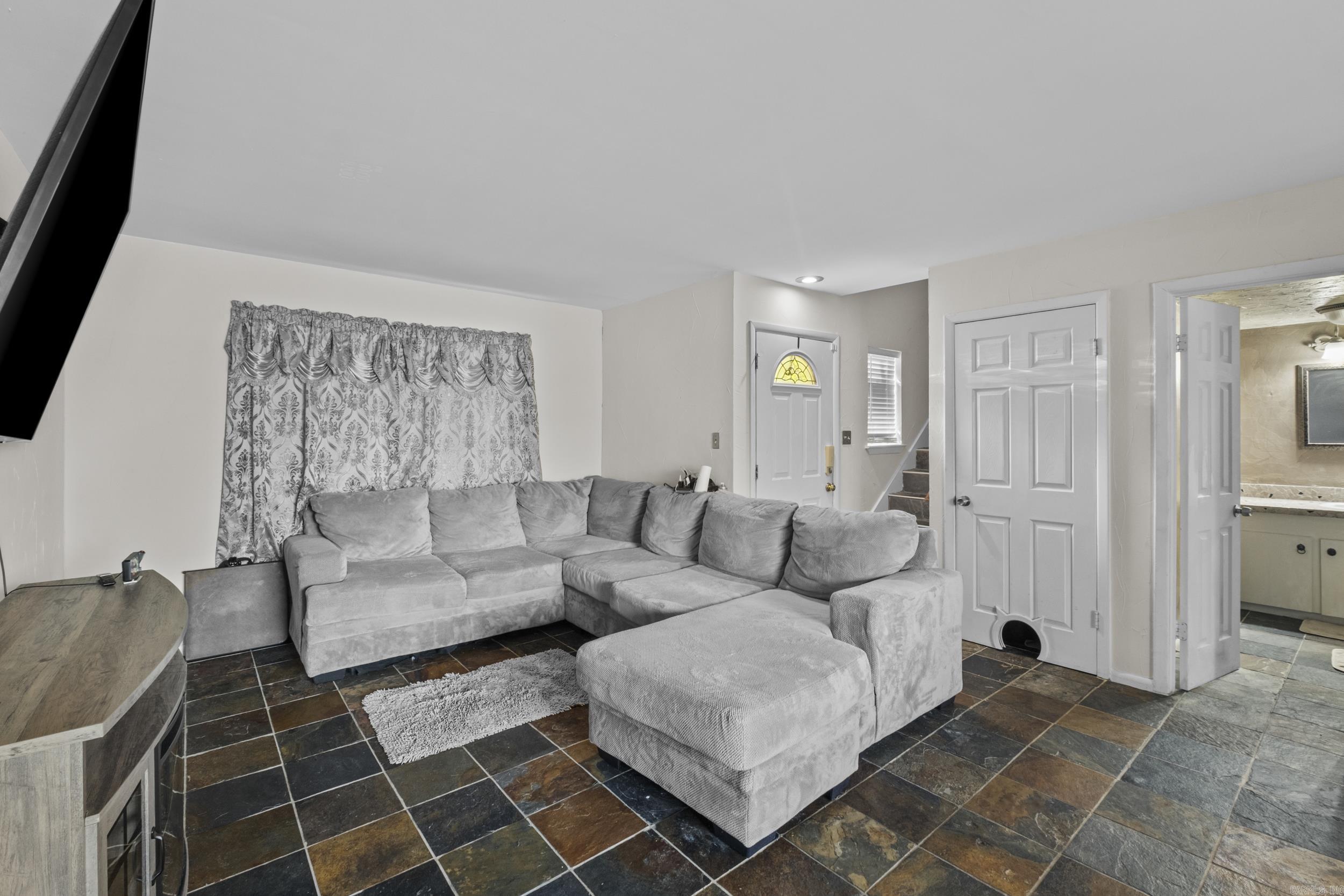 TAMARACK PINES APTS - Residential