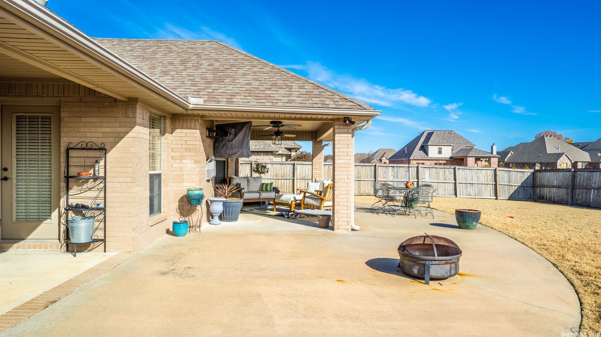 COUNTRY CLUB OF ARK THE - Residential