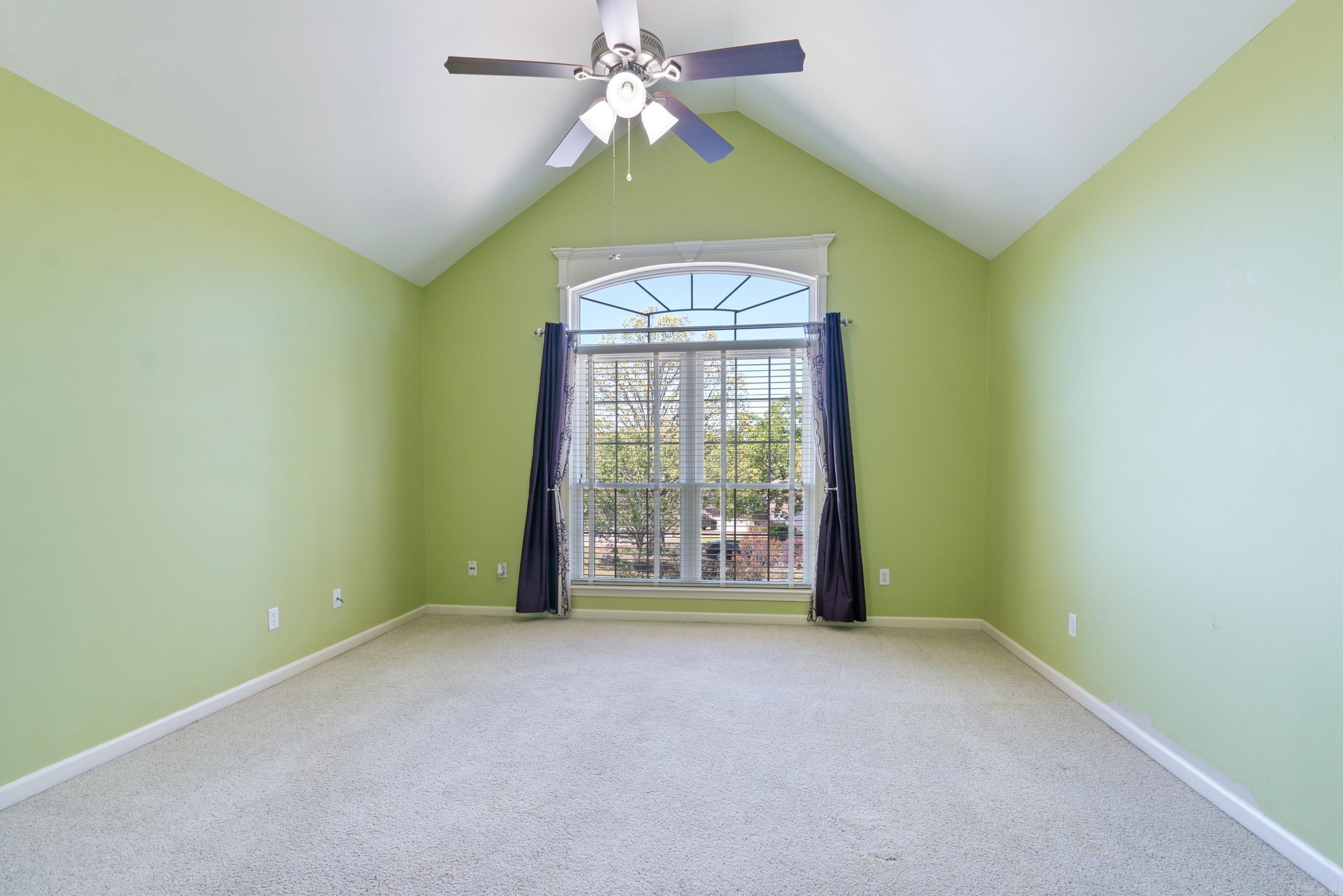 DIAMOND POINTE - Residential